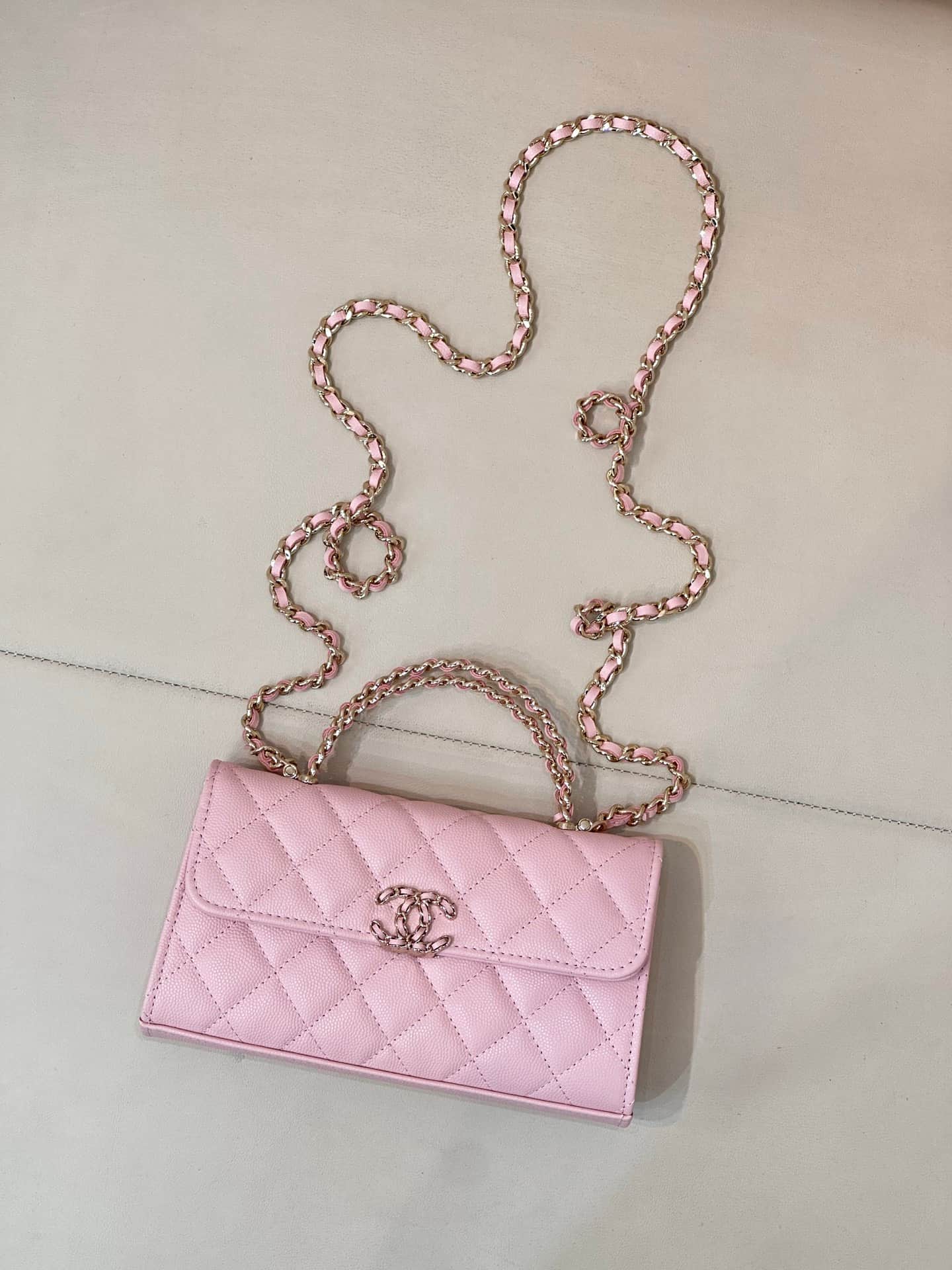 Chanel Clutch with chain Grained Calfskin&Gold-Tone Metal Pink AP3238 TOP