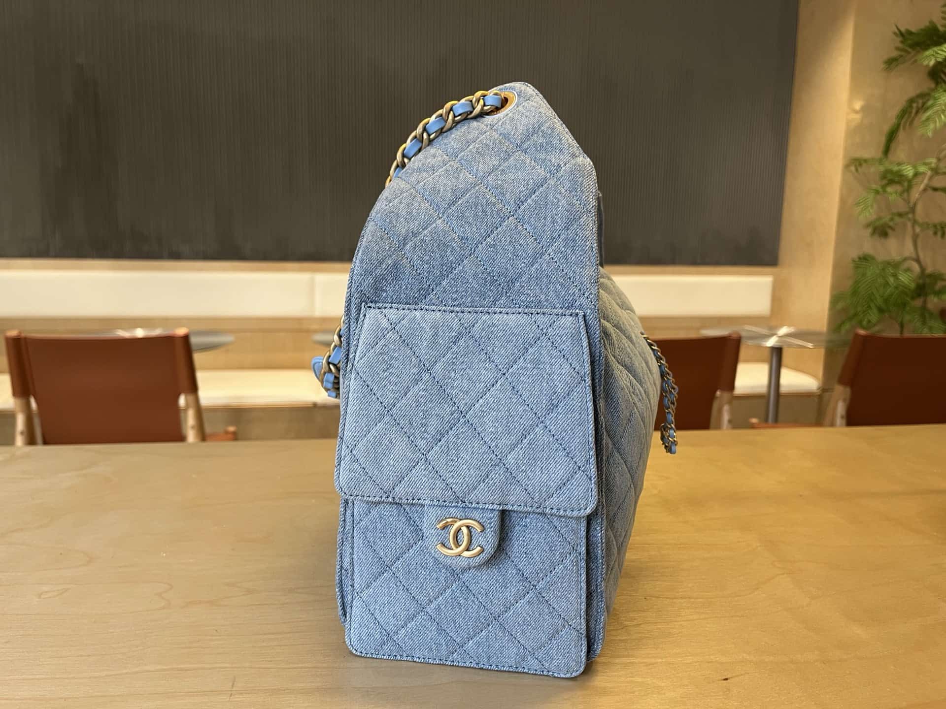 Chanel 25 Medium Hobo Medium handbag AS5311 Denim & Gold-tone Metal Blue A