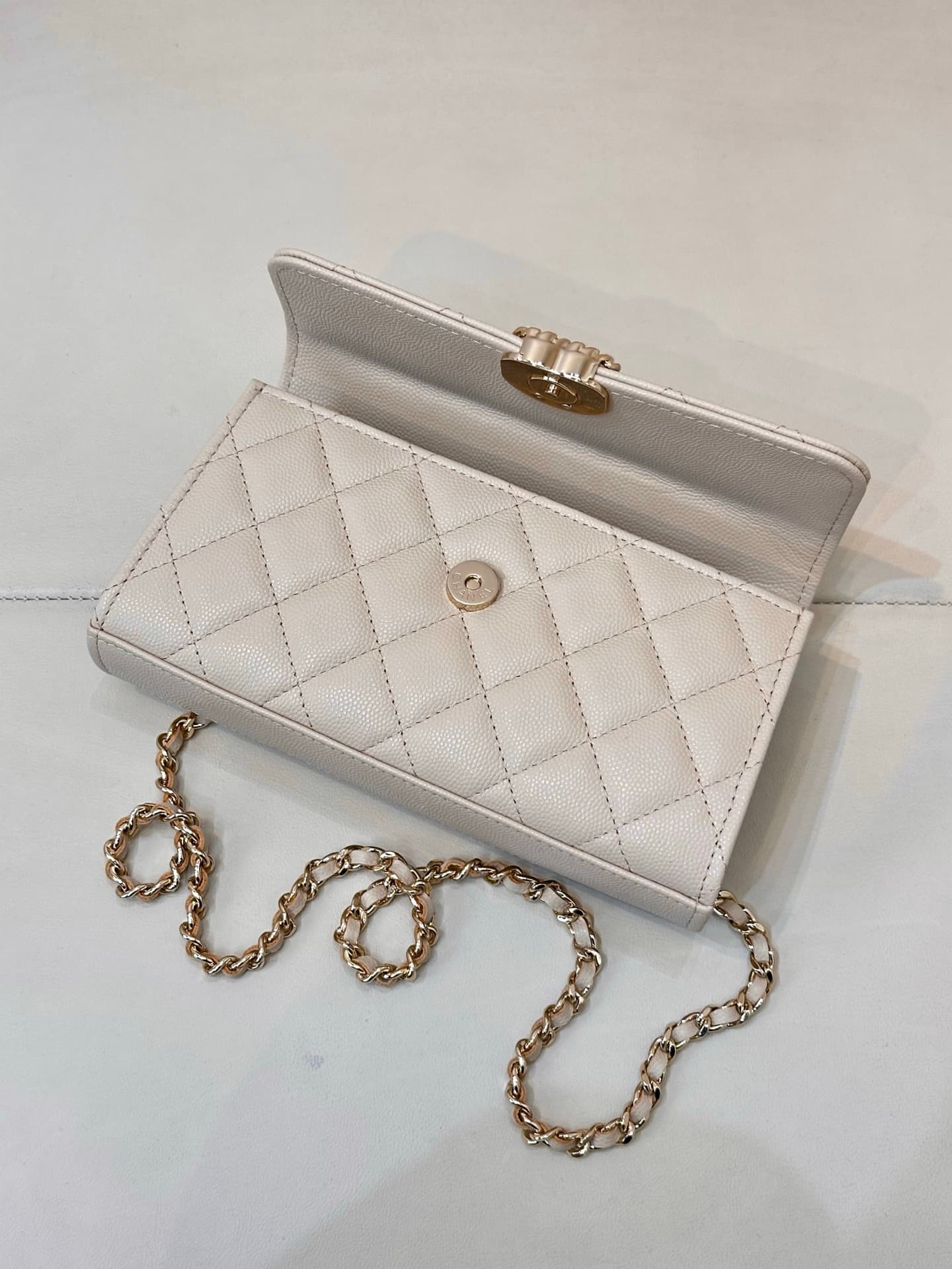 Chanel Clutch with chain Grained Calfskin&Gold-Tone Metal Beige AP3238 TOP