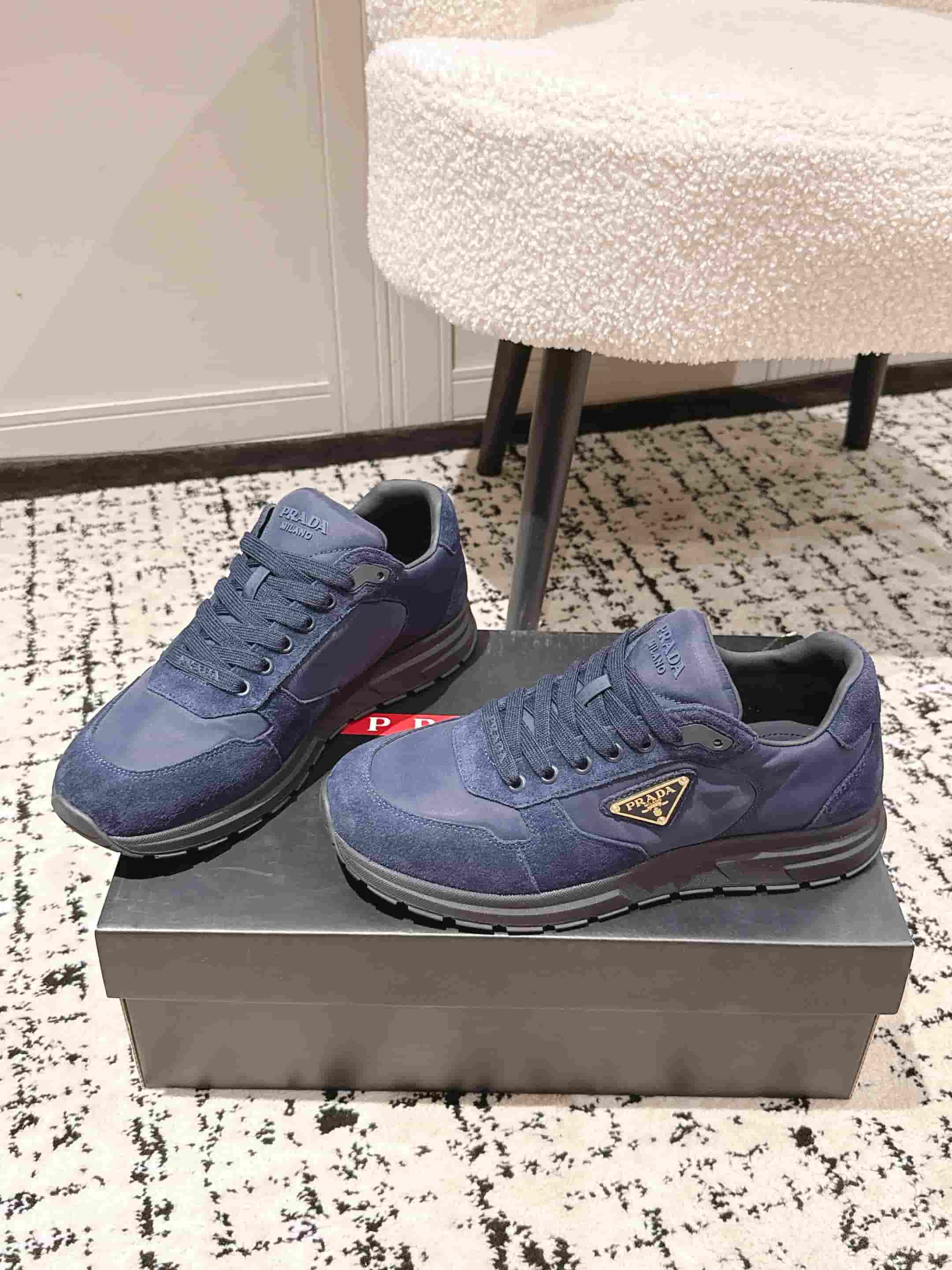 Prada Cloudy Gray Prax 2.0 Re-nylon And Suede Sneakers shoes Men