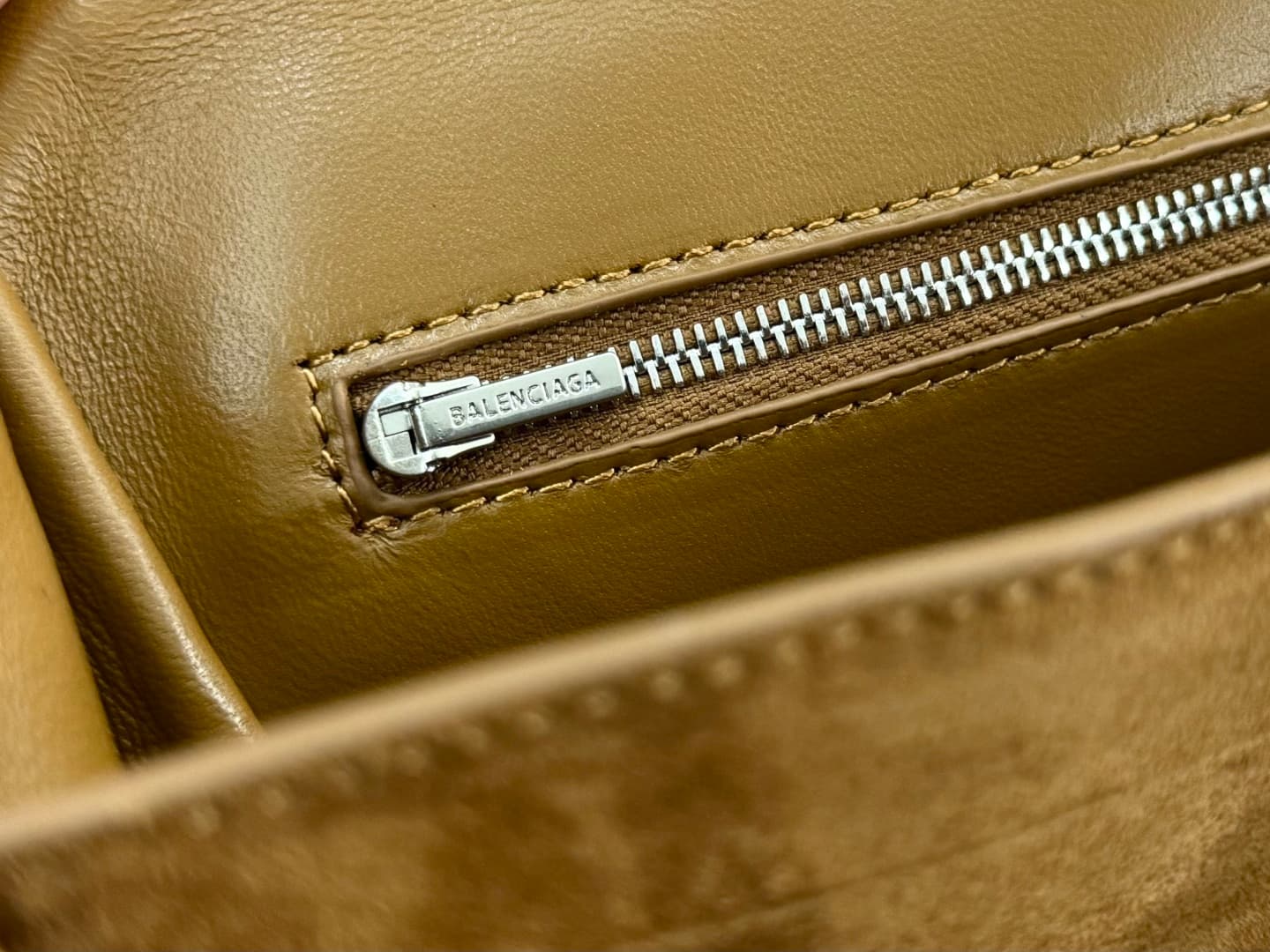 Balenciaga Rodeo Small Bag in Camel Waxed Suede Calfskin With Silver-Tone Metal TOP