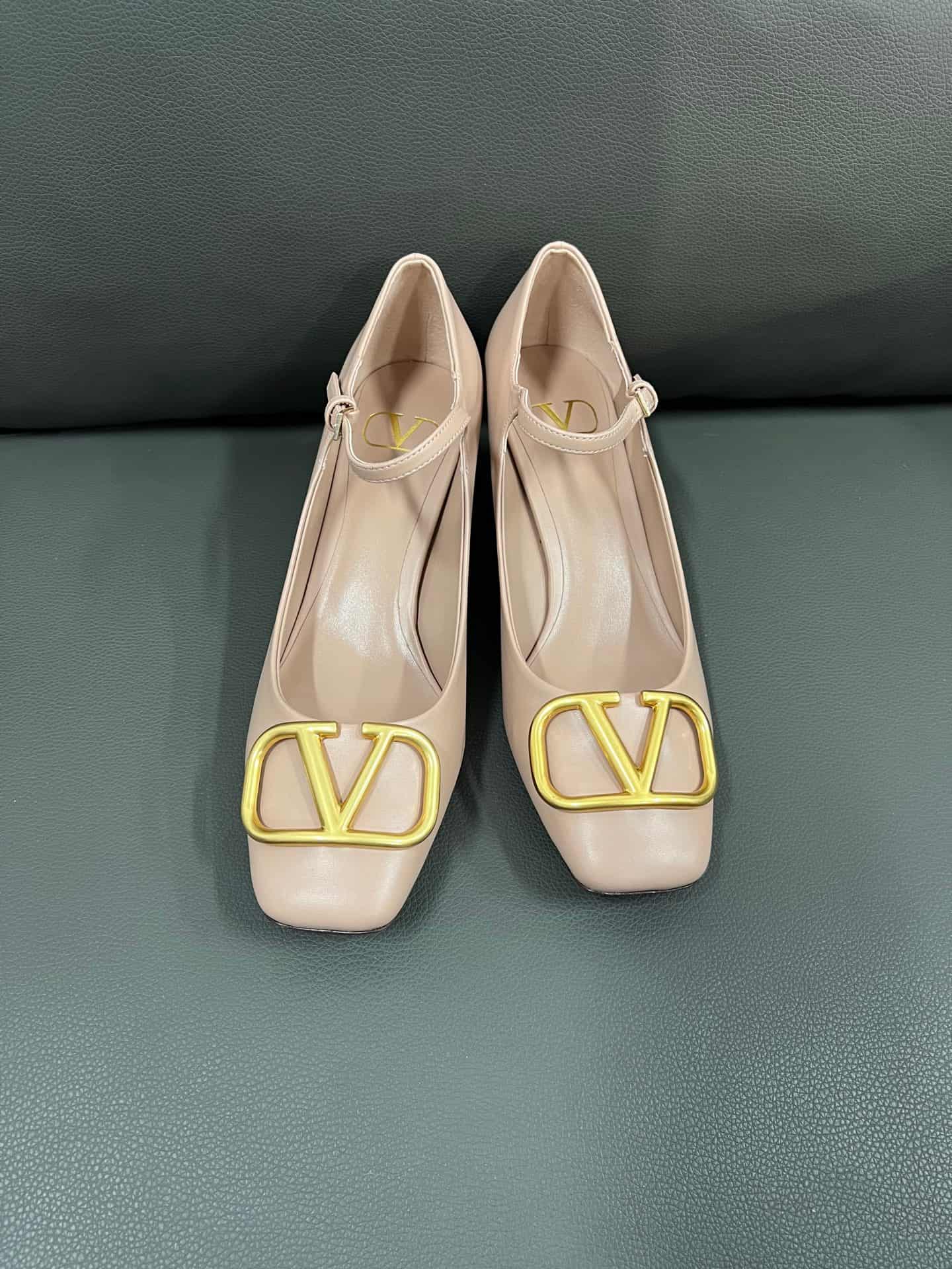 Valentino Garavani VLogo Mary Jane Pumps