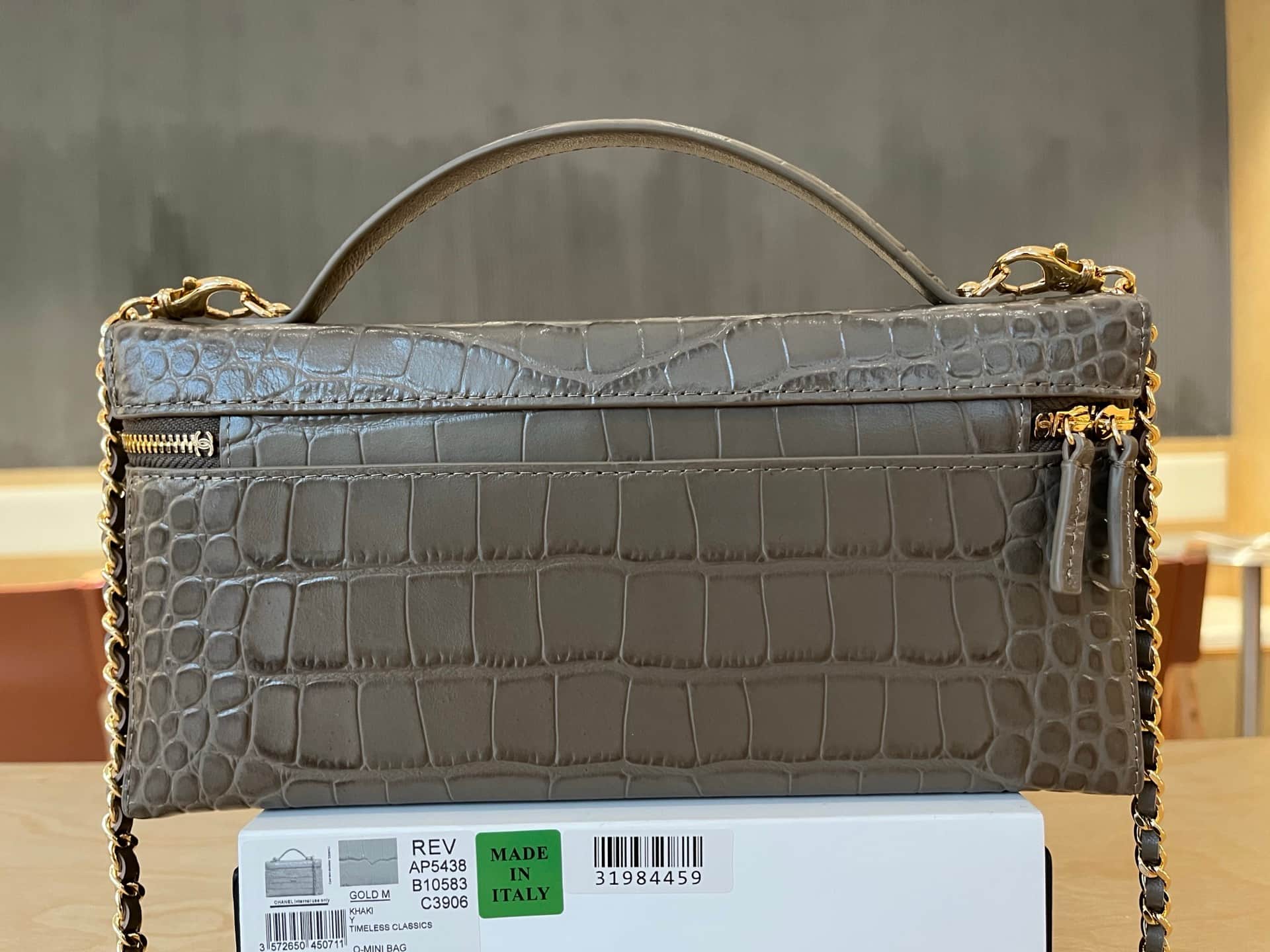 Chanel Vanity with Chain Crocodile-embossed leather& Gold-Tone Metal Dark Khaki AP5438 A