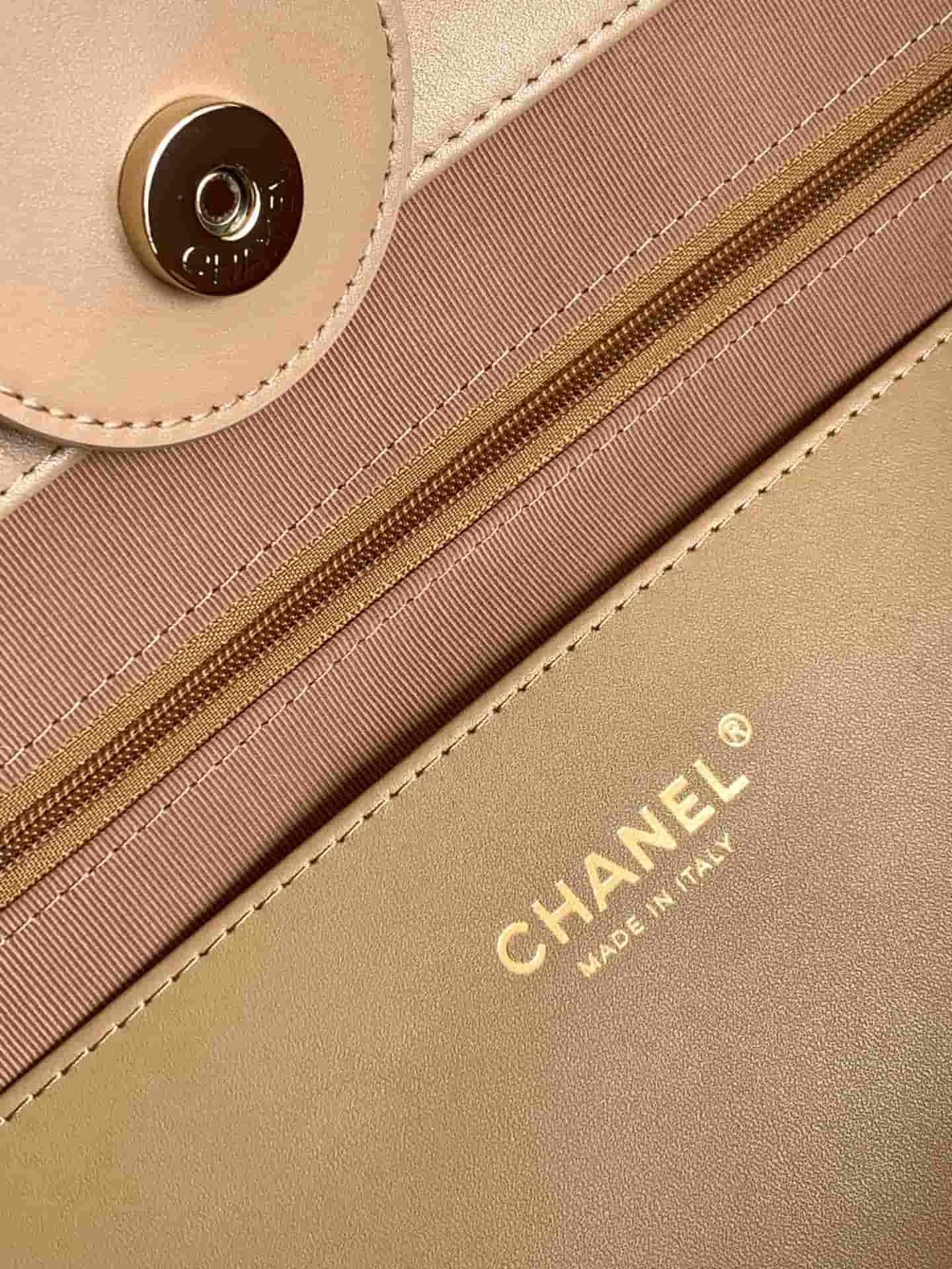 Chanel Deauville tote bag Striped canvas & Gold-Tone Metal Beige AS6007 A