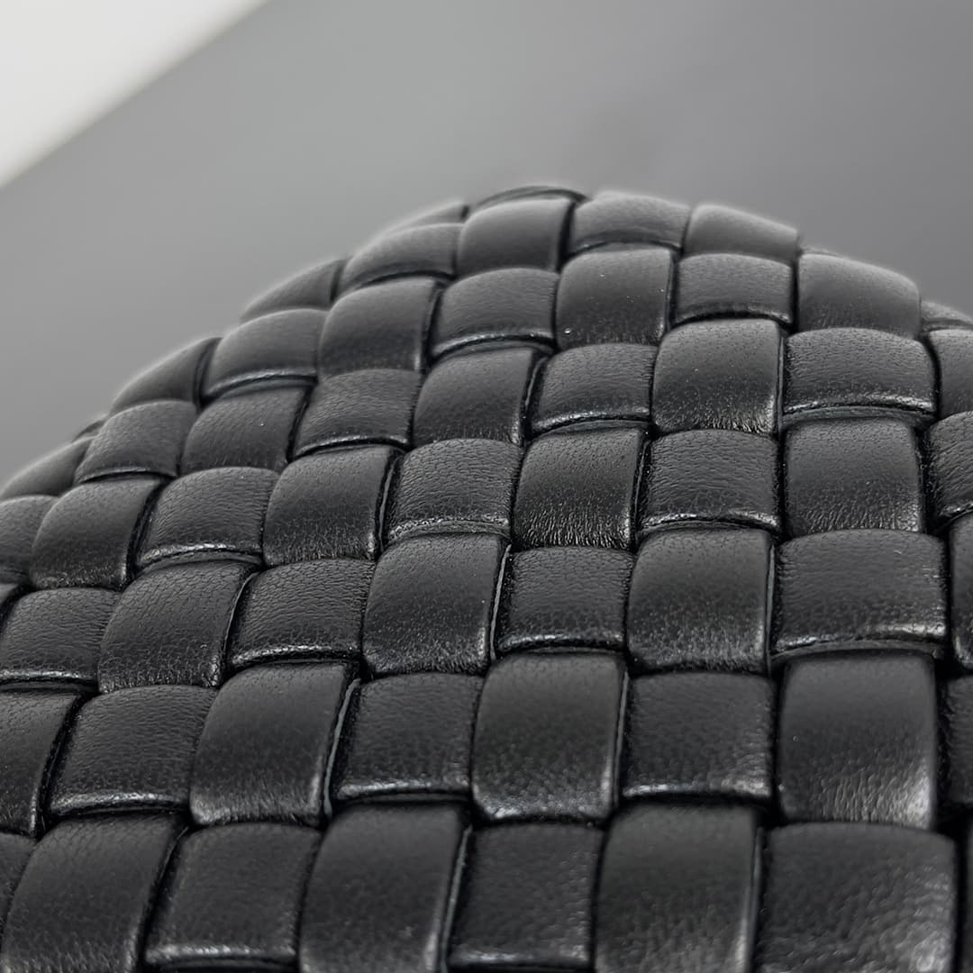 BV Knot Minaudière Clutch Lambskin Top