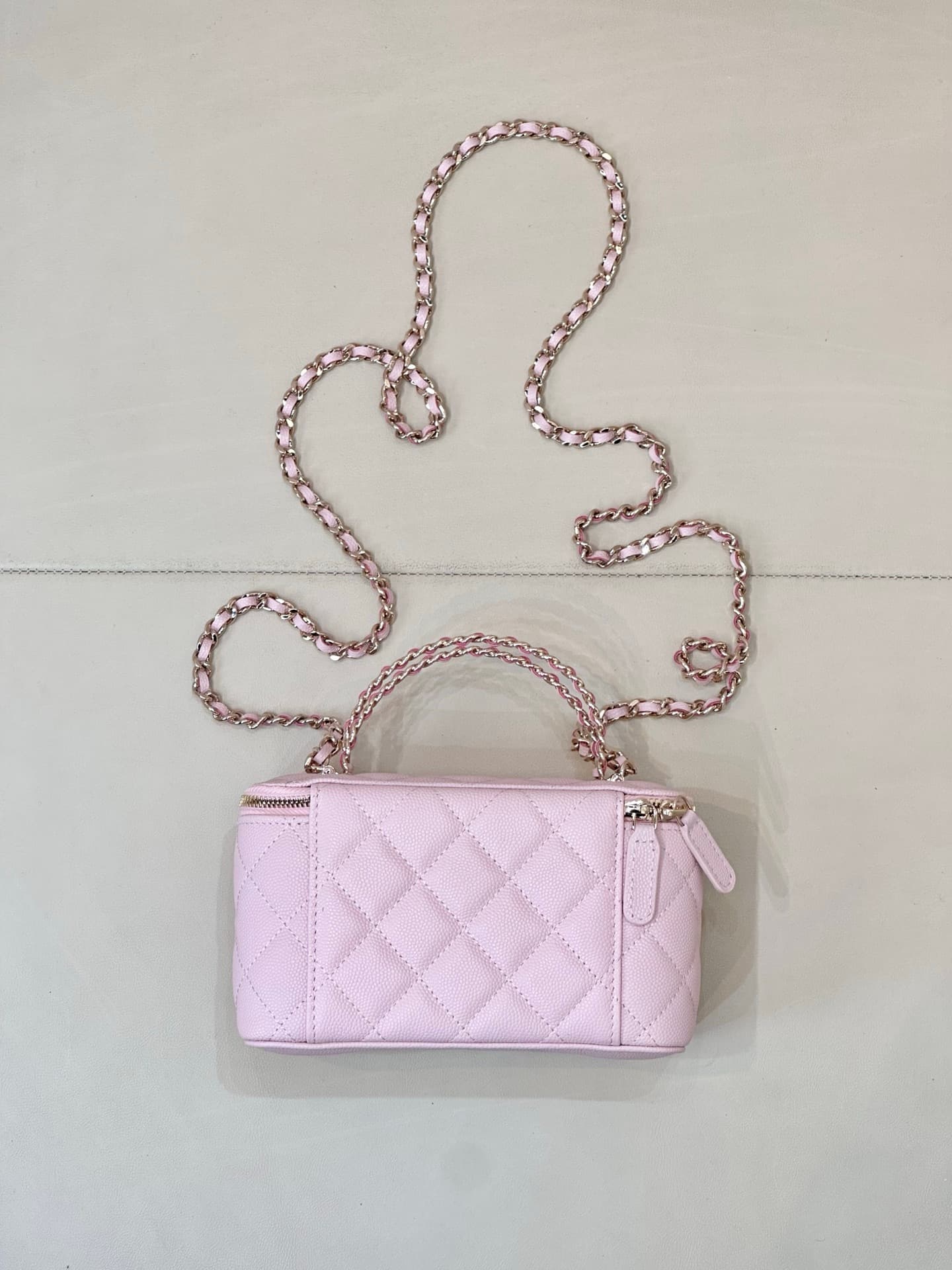 Chanel Classic Top Handle Vanity Case Grained Calfskin& Gold-Tone Metal Pink AP5182 TOP