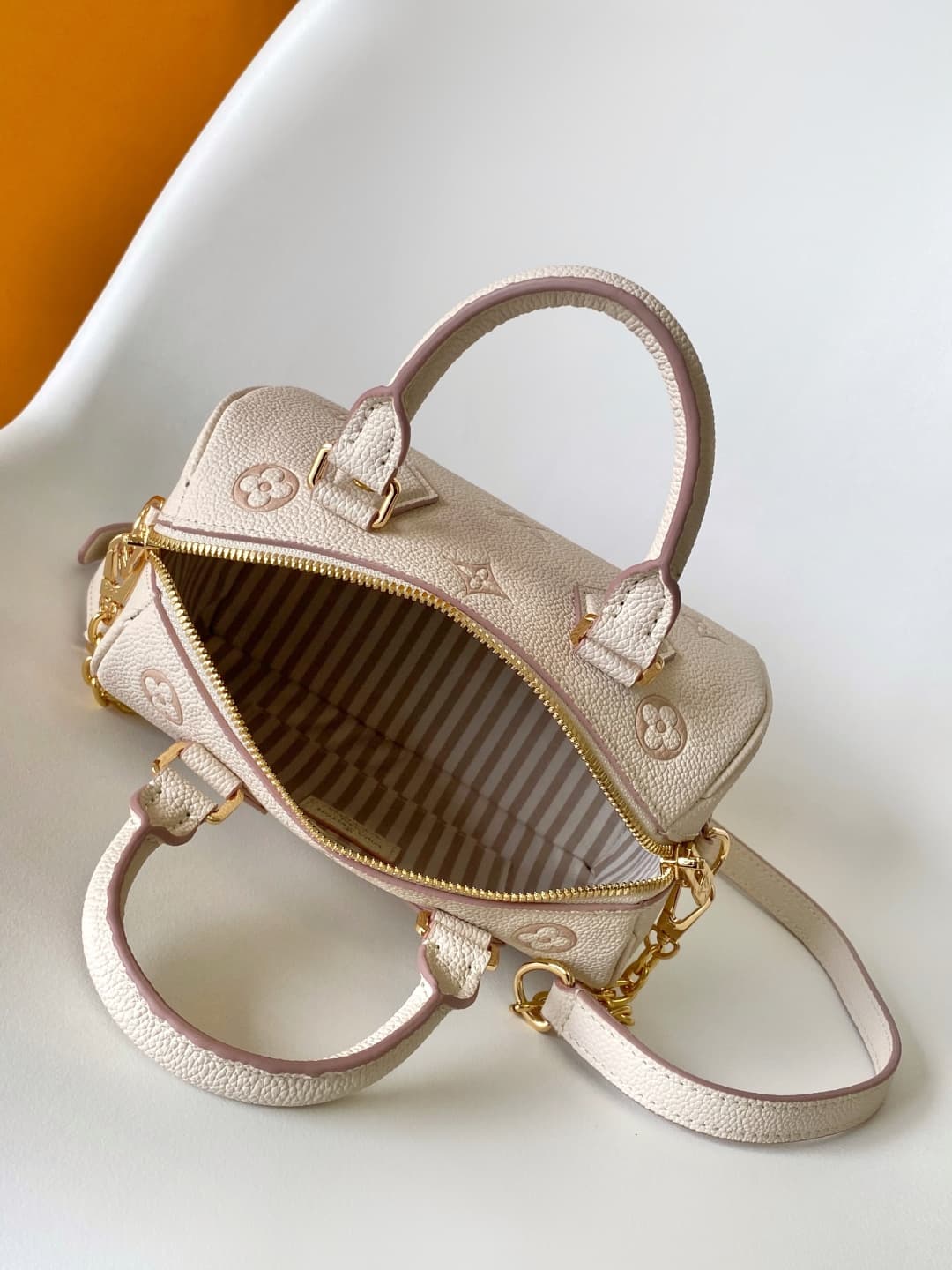 Louis Vuitton Speedy Bandoulière 20 Bag Debossed grained cowhide leather M14291 Eden High