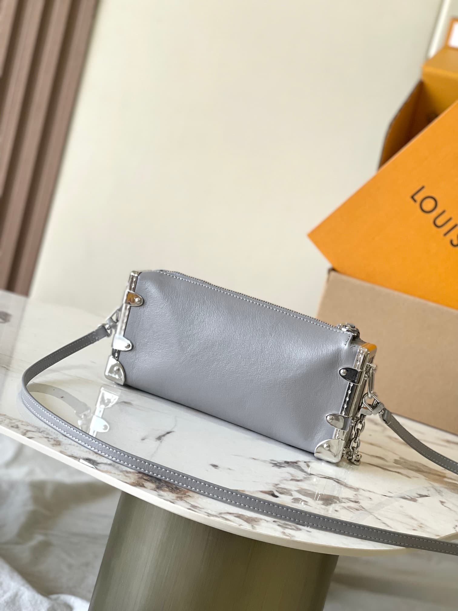 Louis Vuitton Slim Trunk Calf leather M12596 Top