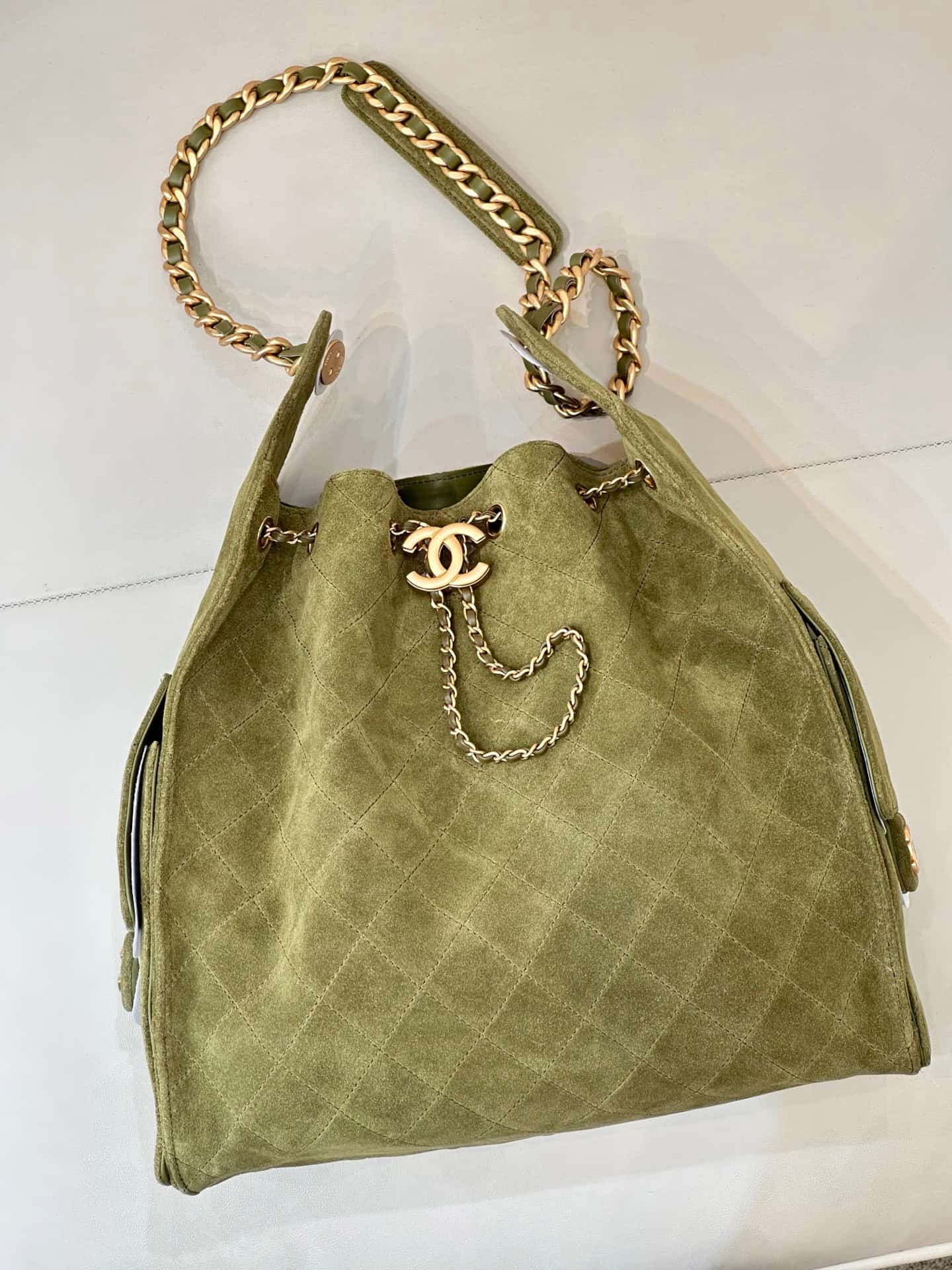 Chanel 25 Medium Hobo handbag AS5311 Suede &Gold-tone Metal Green TOP