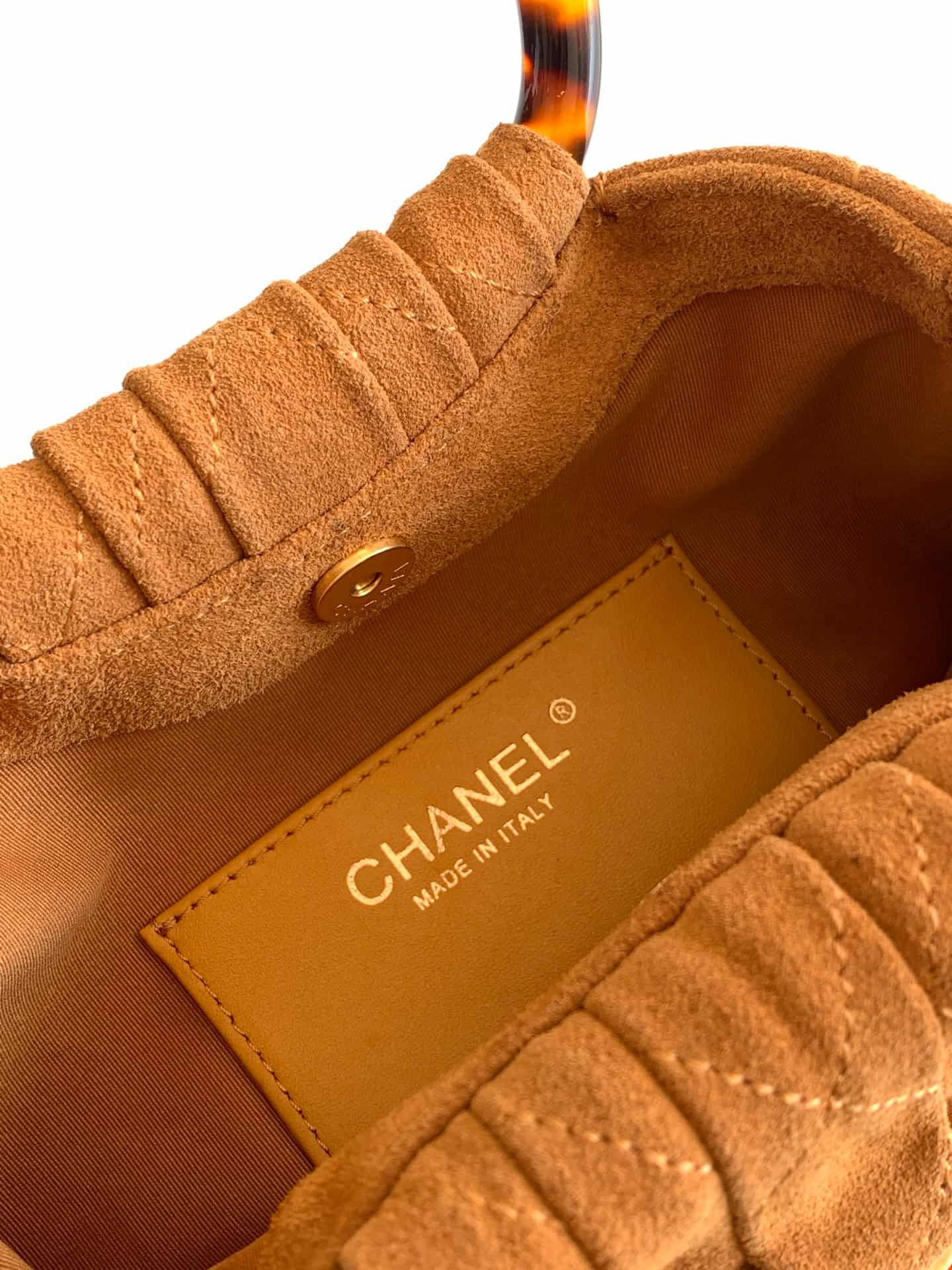 Chanel Small Hobo Bag Suede Calfskin Turtoise-Shell Effect Plexi & Gold-Tone Metal Camel AS6022 High
