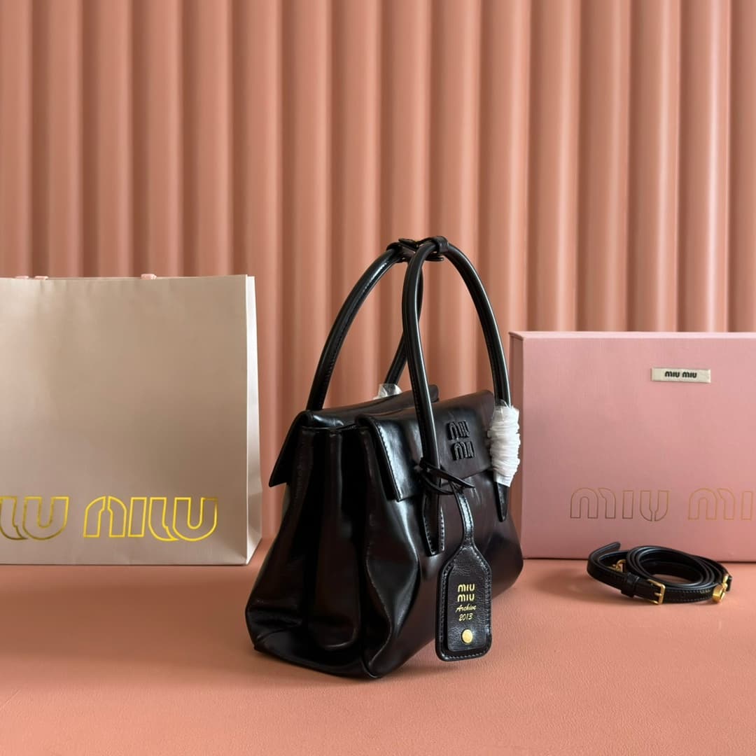 Miu Miu Solitaire shiny Calfskin leather bag Black 5BA301 High