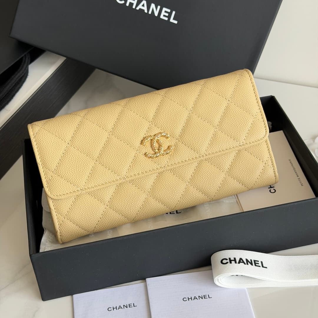 Chanel Wallet Shiny Grained Calfskin Strass & Gold-Tone Metal Yellow AP5076 High