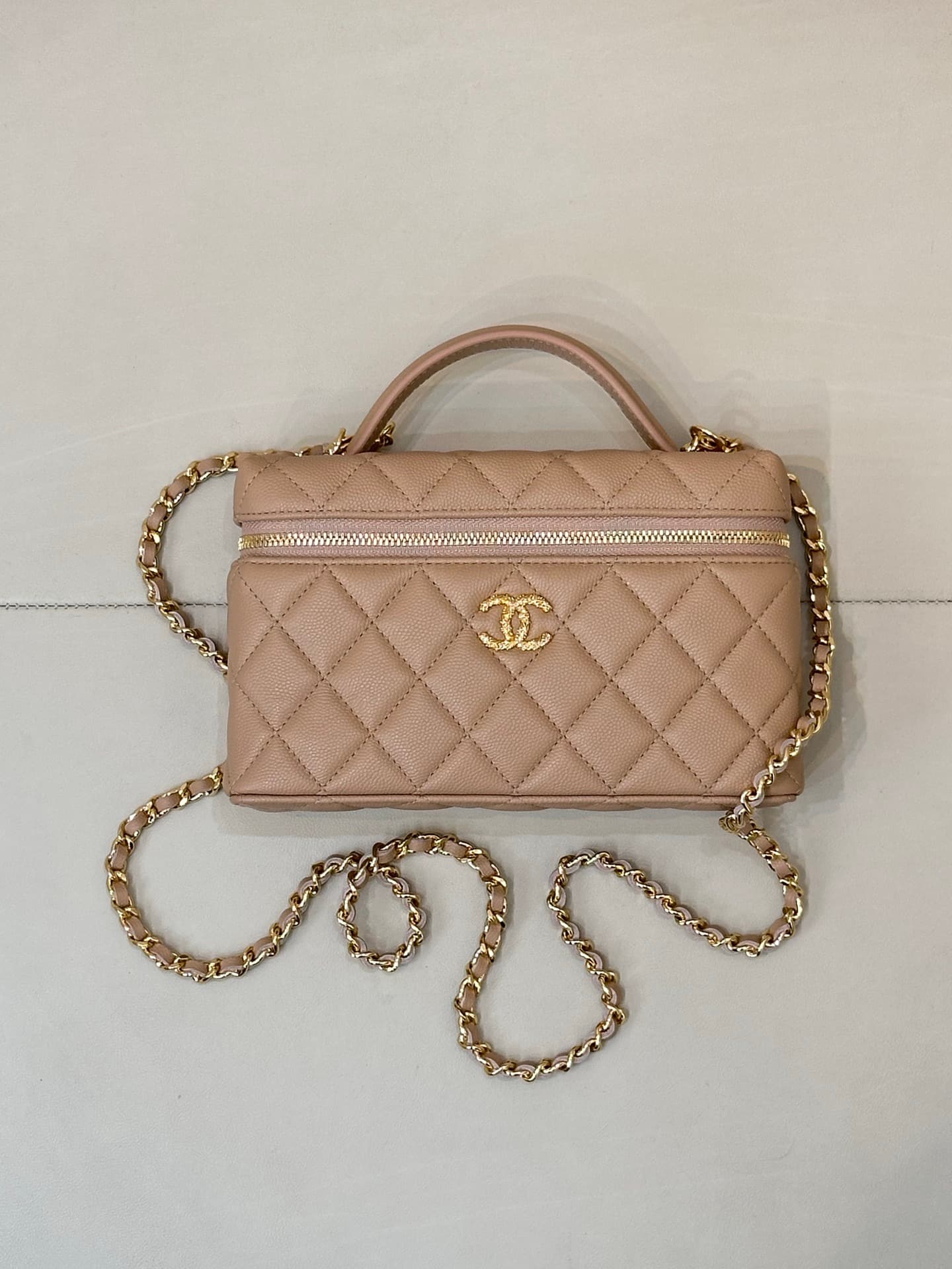 Chanel Classic Vanity With Chain Grained Shiny Calfskin & Gold-Tone Metal Beige AP5090 TOP