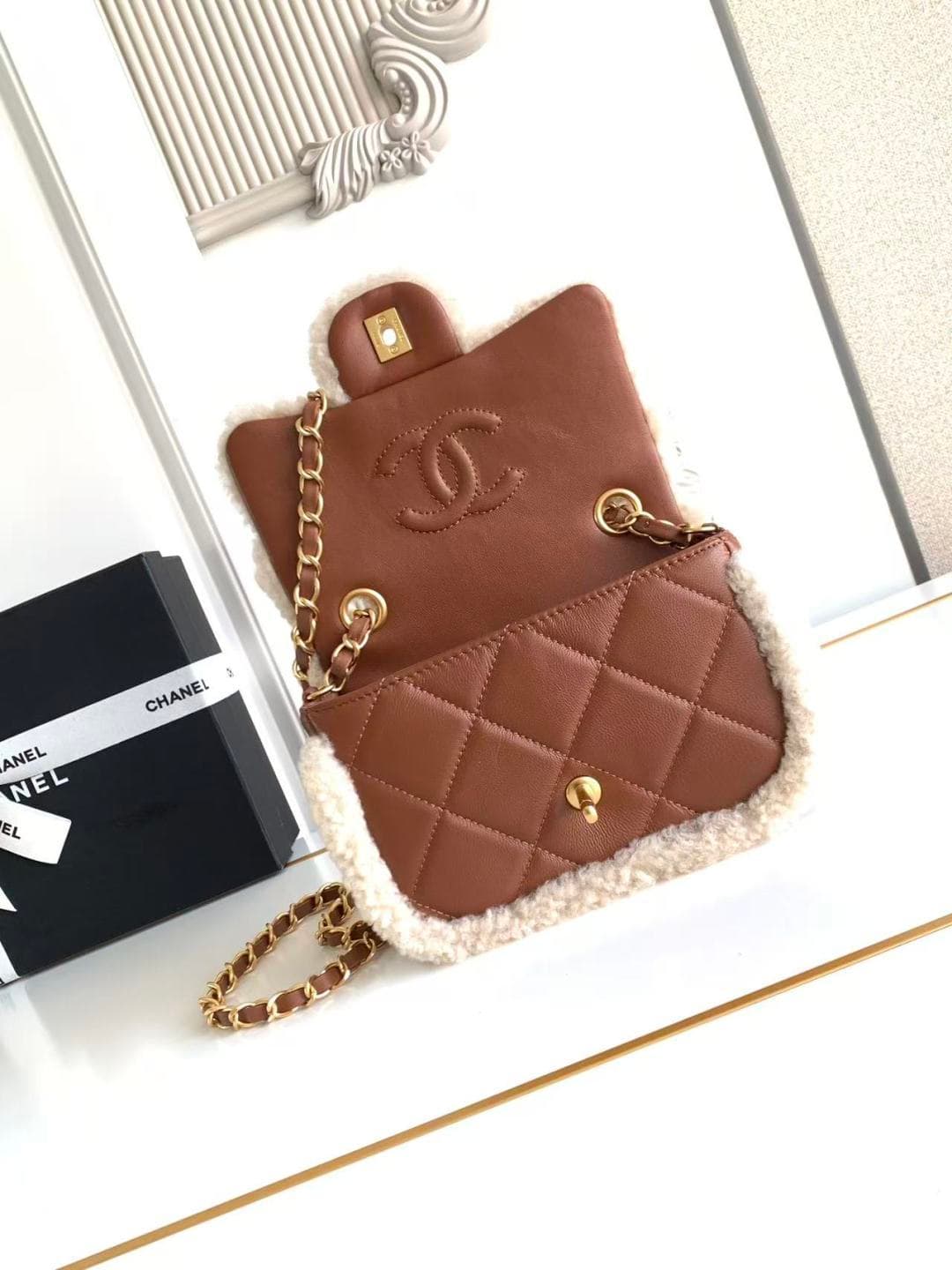 Chanel Mini Shearling Flap Bag in Brown lambskin with beige shearling & Gold-Tone Metal AS5148 A