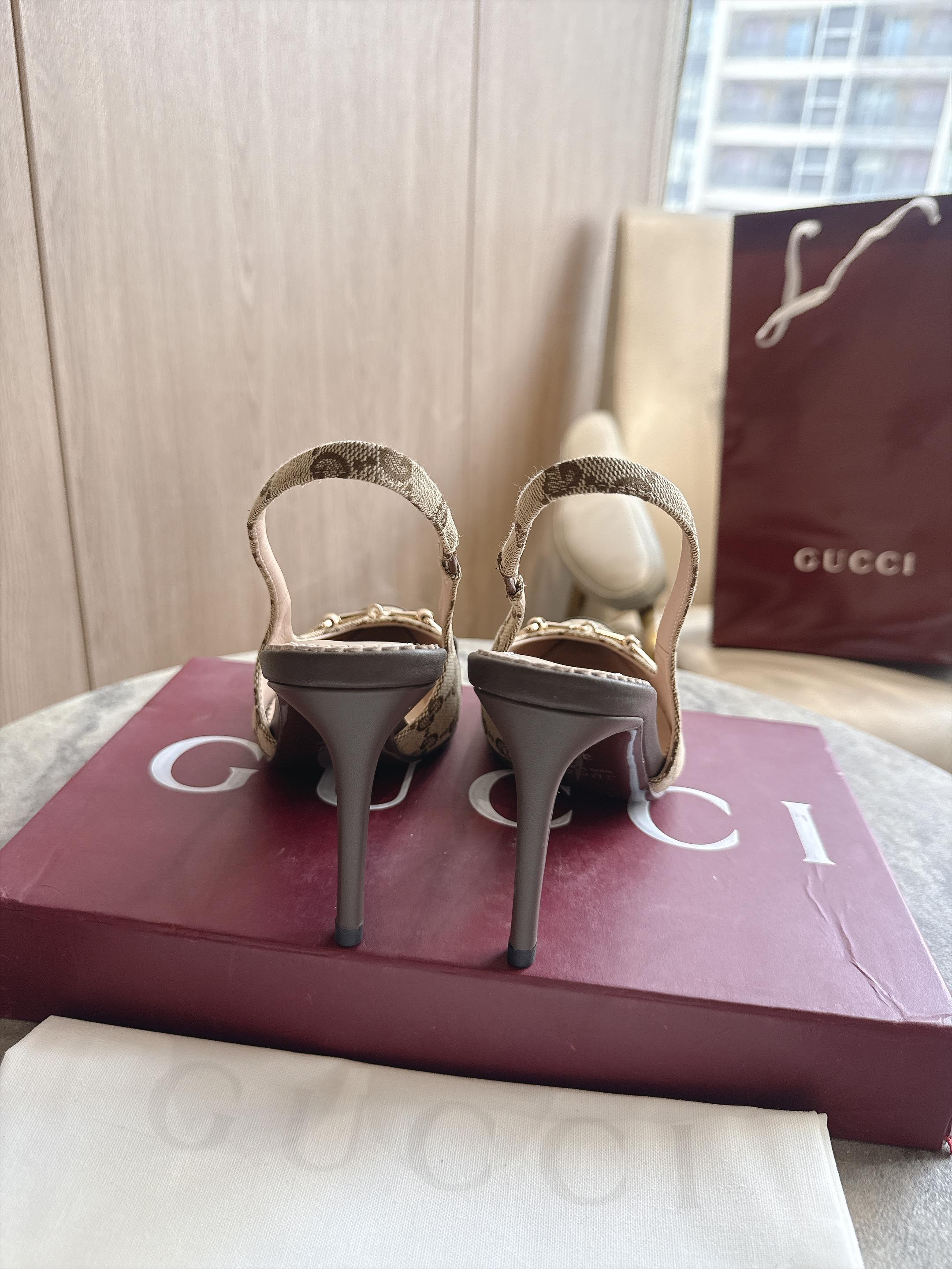 Gucci Women's Donna pump in sand and brown GG canvas
