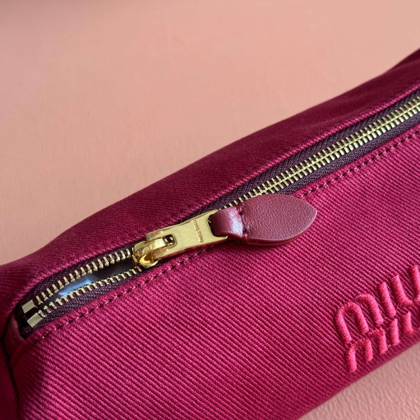 Miu Miu Gabardine pouch Cherry/Baltic Blue 5NE853 TOP