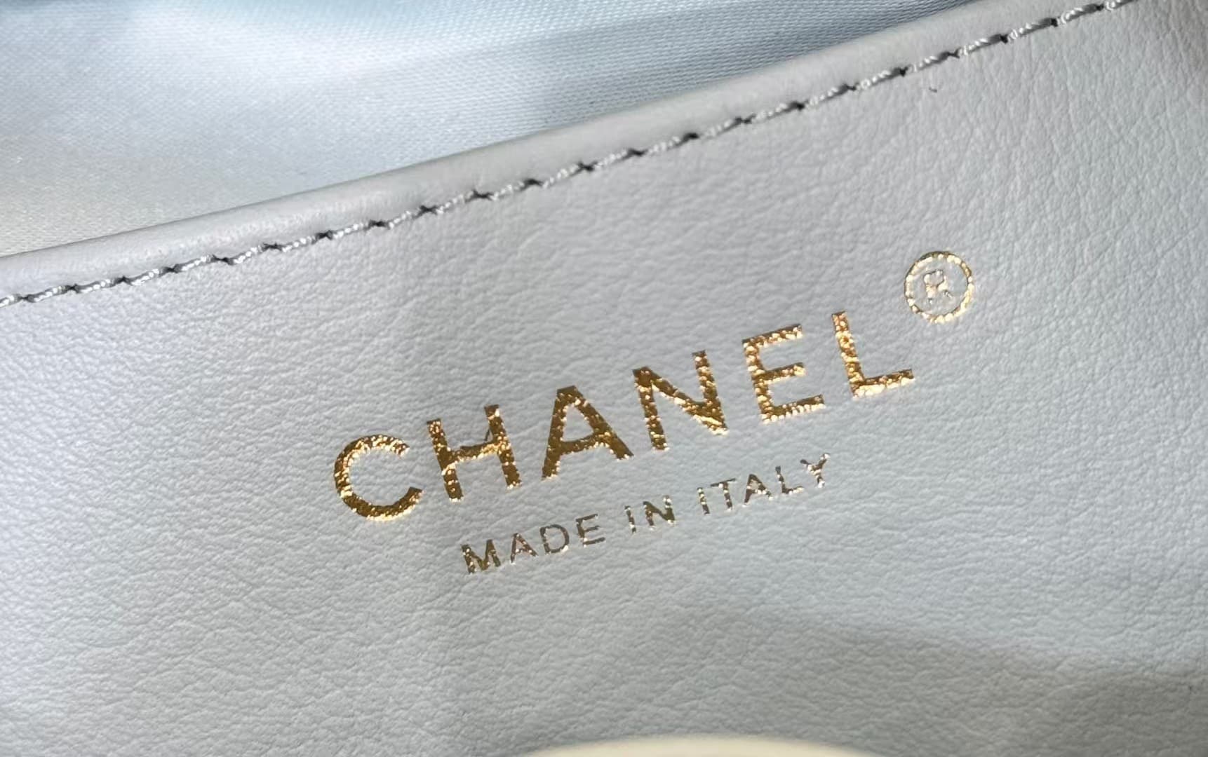 Chanel 25 Mini Hobo handbag AS5631 Grained calfskin & gold-tone metal Light-Blue A