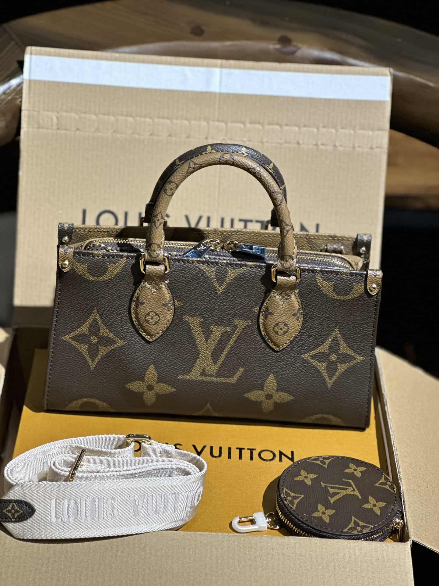 Louis Vuitton OnTheGo East West Chain Monogram coated canvas M14236 High