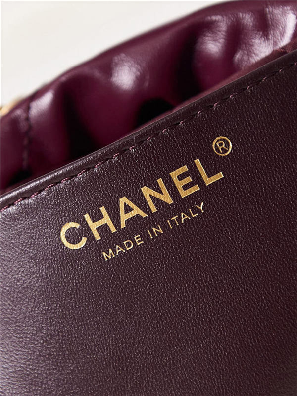 Chanel 22 MINI HANDBAG Shiny Calfskin Burgundy & Gold-Tone Metal AS3980 A