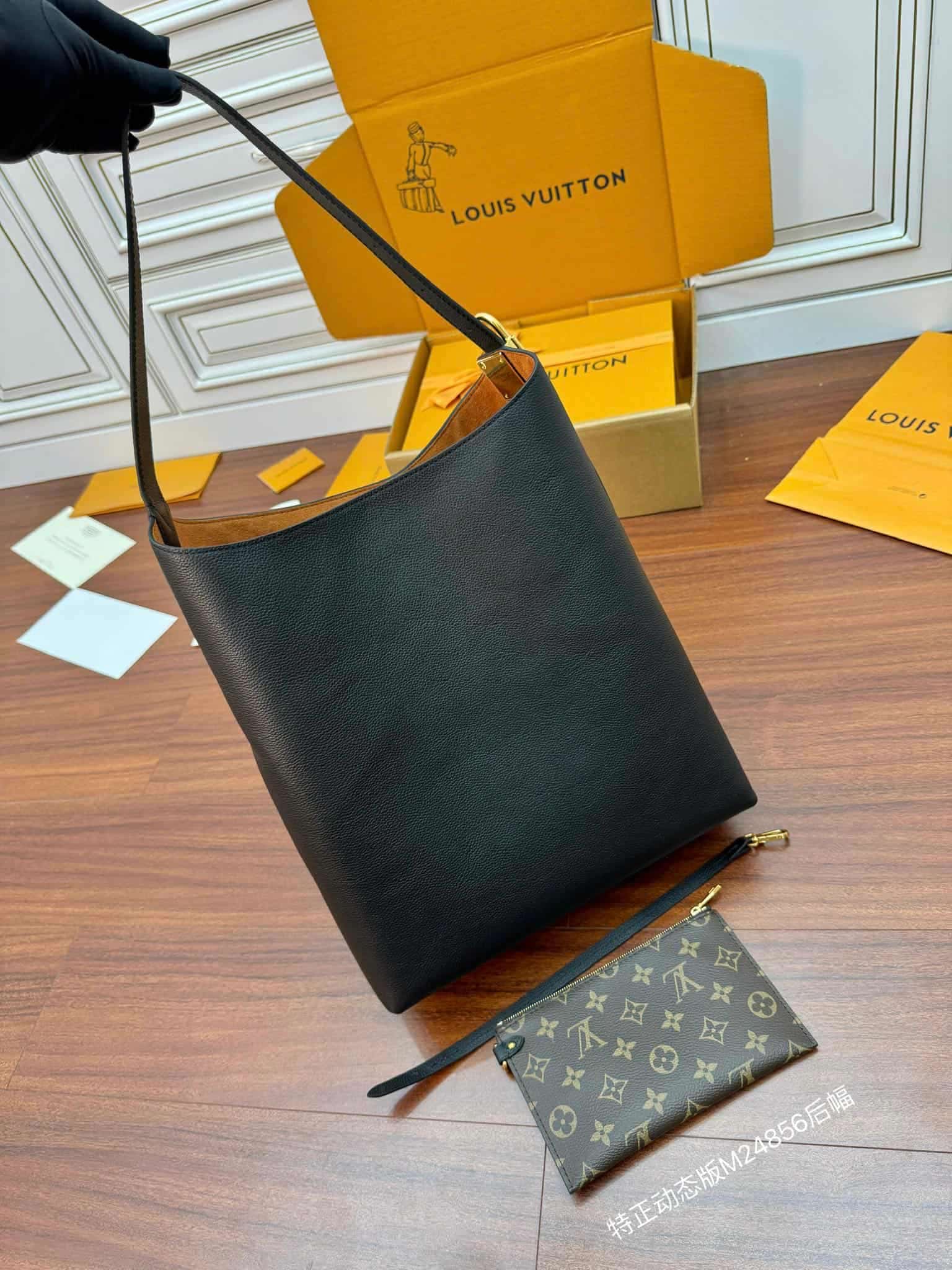 Louis Vuitton Low Key Hobo MM M24856 Black Grained calfskin TOP