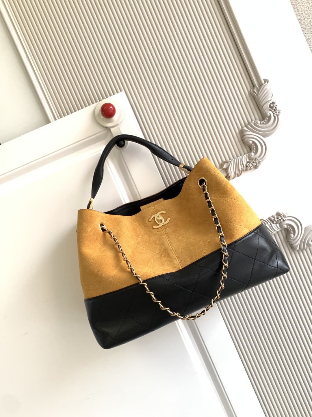 Small Shopping Bag Suede Calfskin, Shiny Lambskin & Gold-Tone Metal AS5634 A