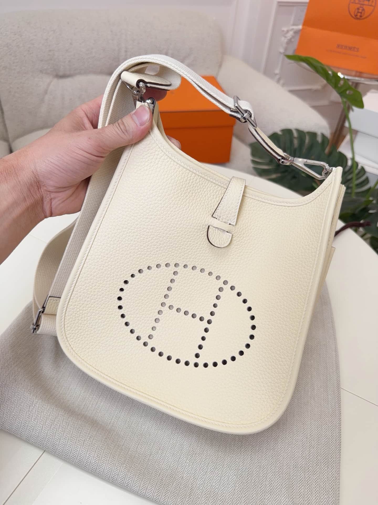 Hermes Evelyne Mini 23 Bag Calfskin In Nata WAX High
