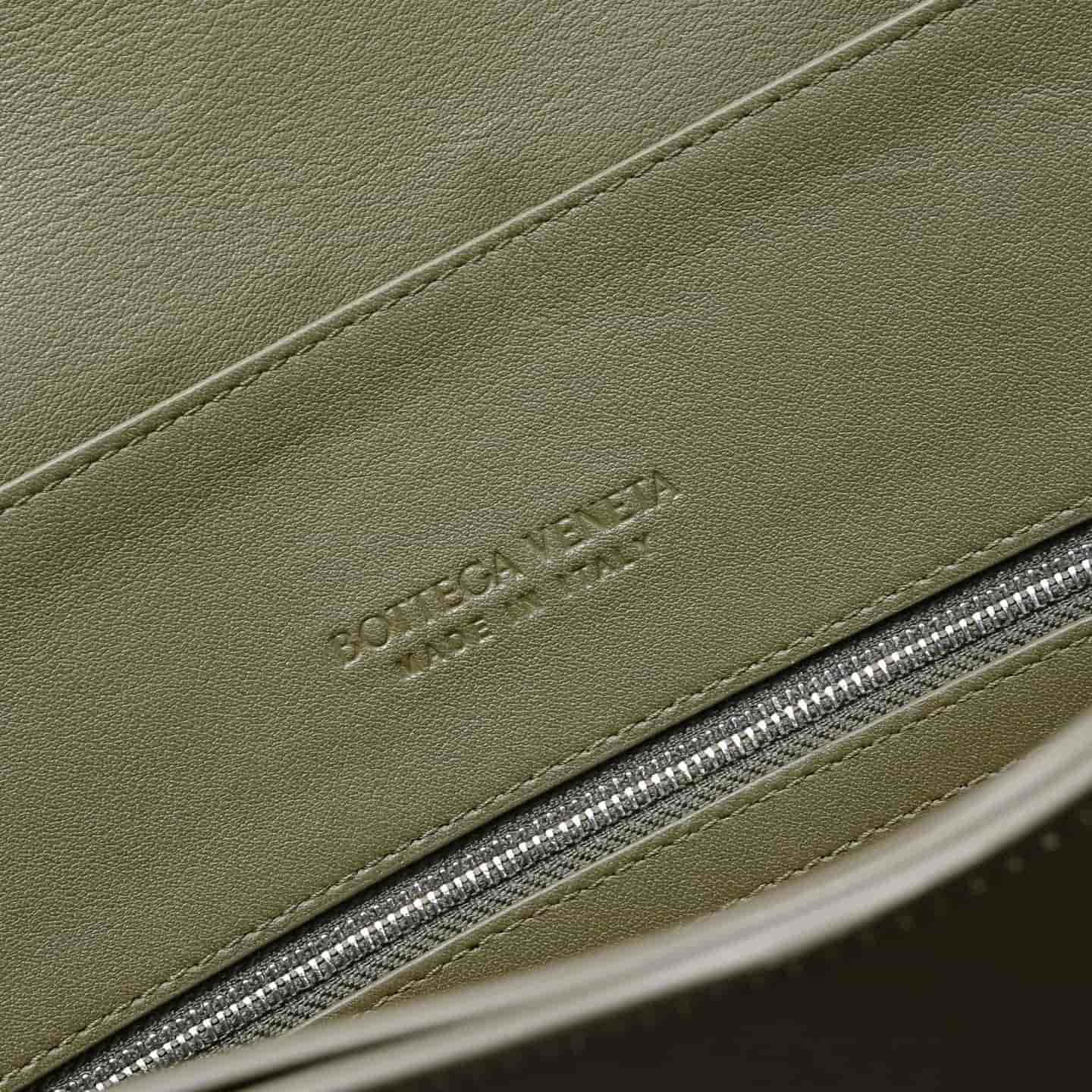 BV Large Andiamo Messenger High