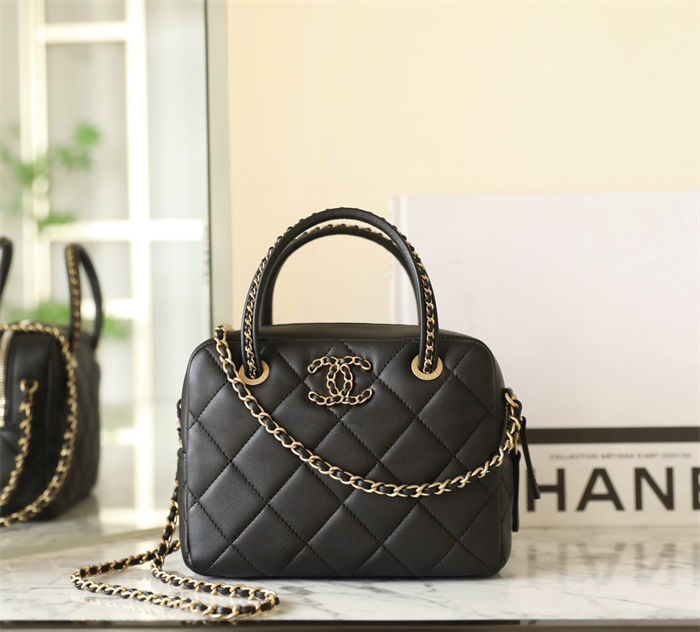 Chanel CAMERA CASE Shiny Lambskin & Gold-Tone Metal TOP