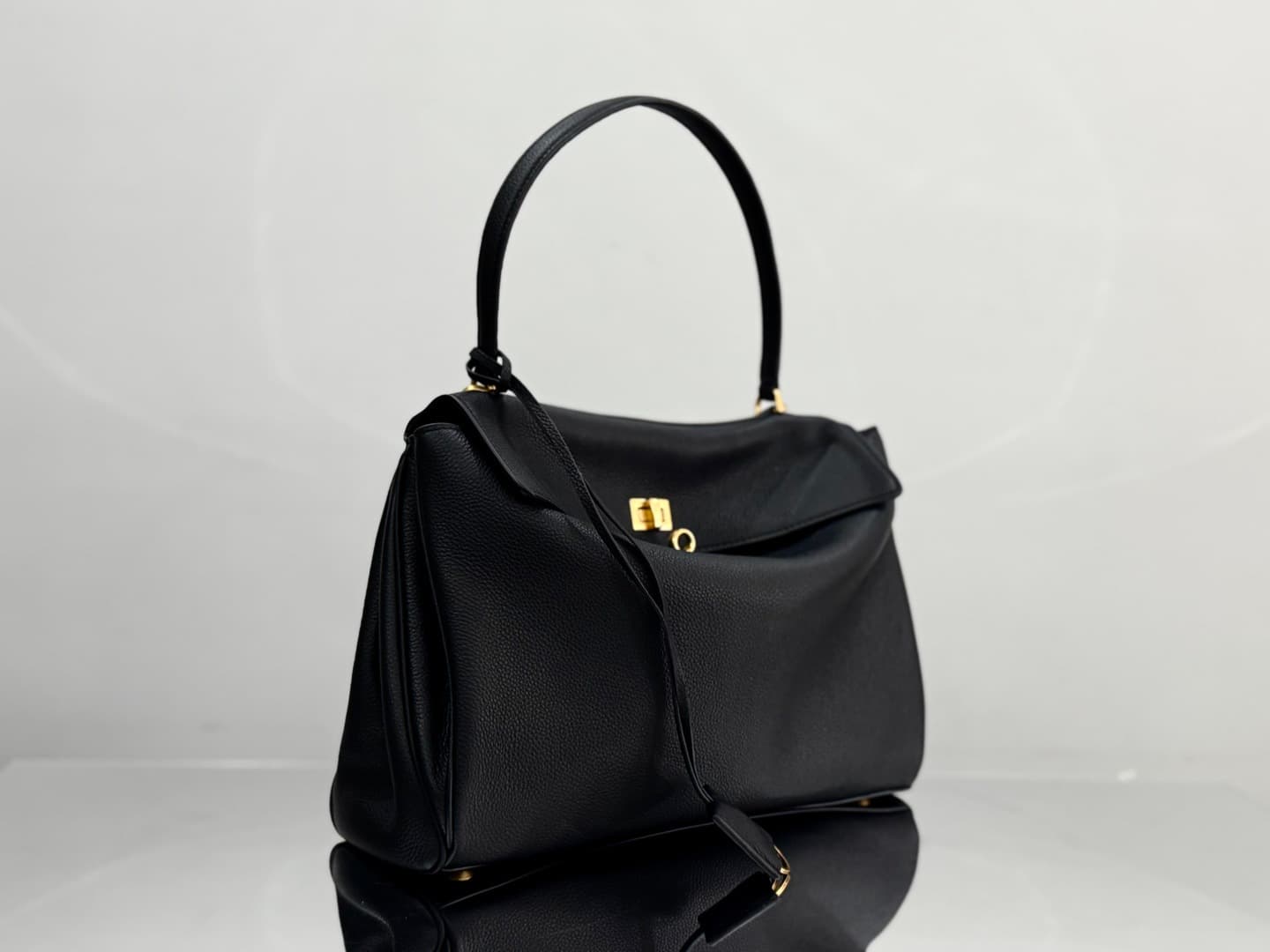 Balenciaga Rodeo Medium Bag in Black Leather With Gold-Tone Metal TOP