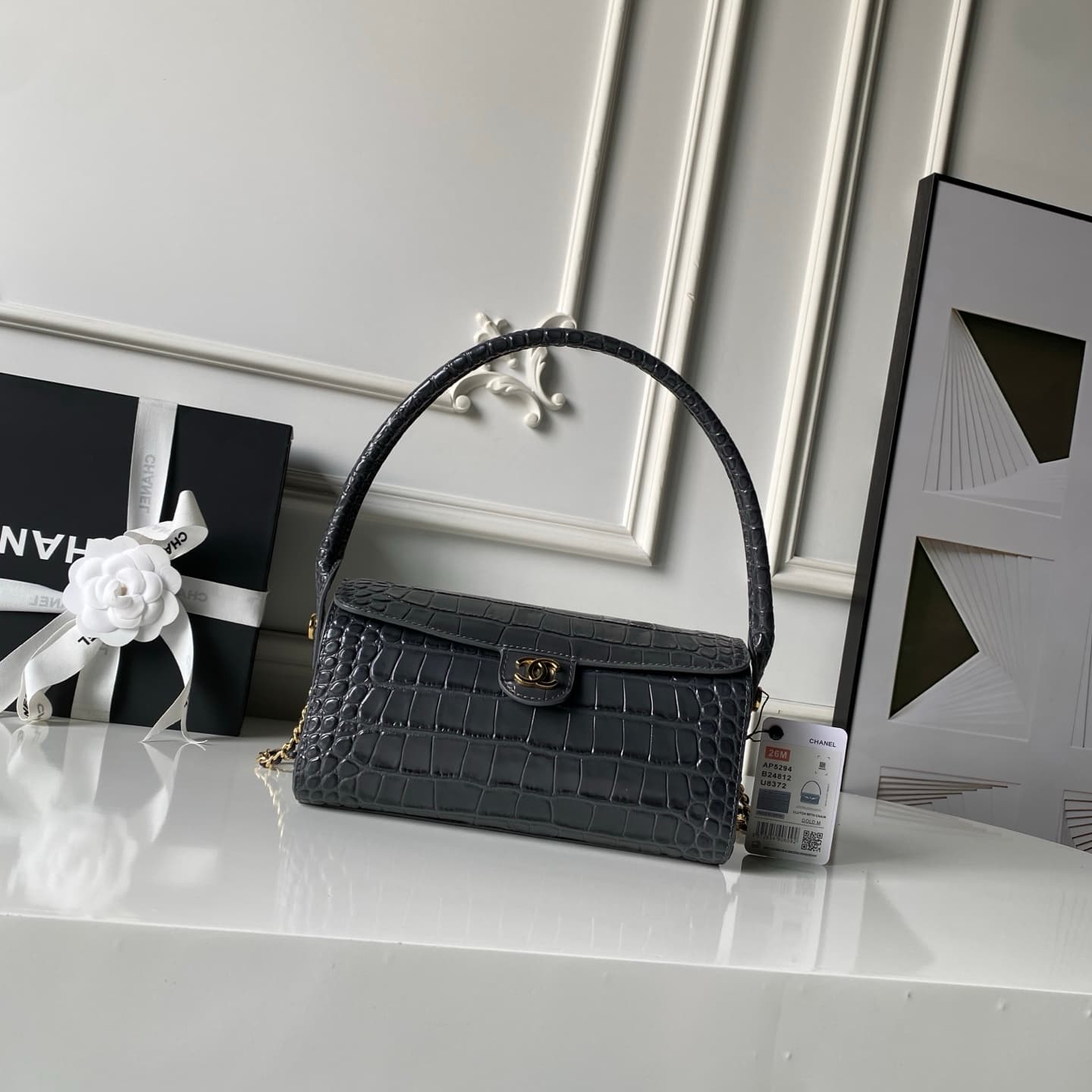 Chanel Clutch with chain Crocodile Embossed Calfskin & Gold-Tone Metal AP5294 Grey High
