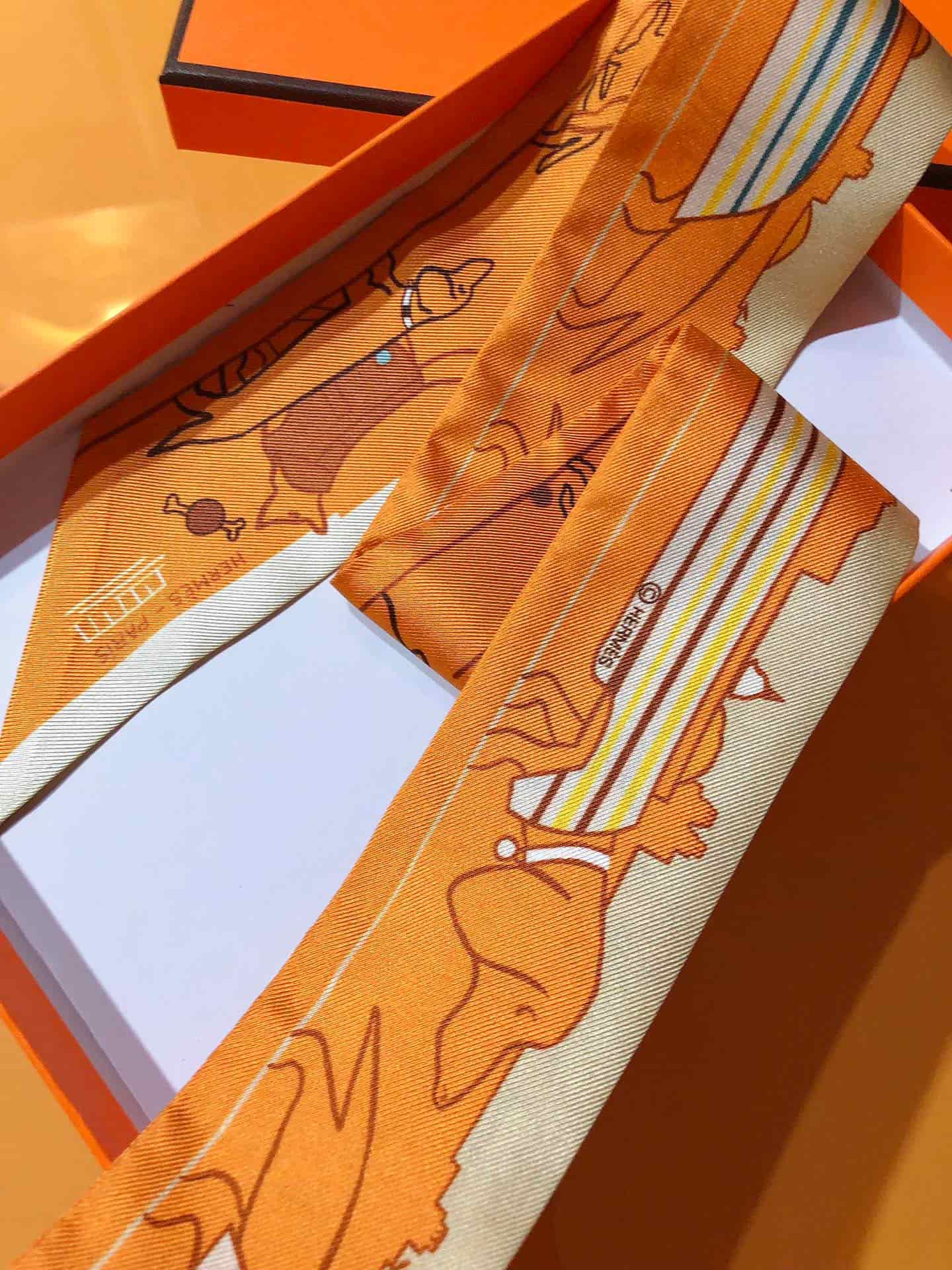 Hermès Silk Les Chiens Parisiens Twilly Scarf