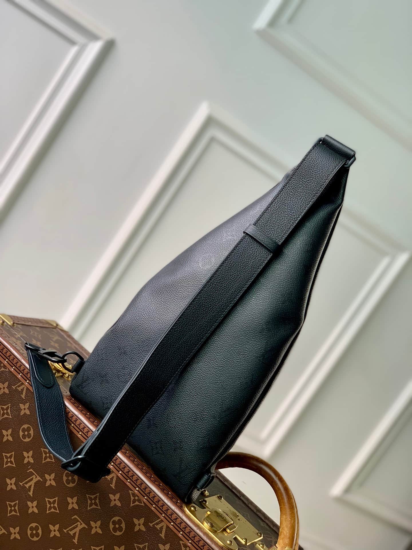 Louis Vuitton Duo Slingbag Black Monogram Midnight coated canvas M28399 High