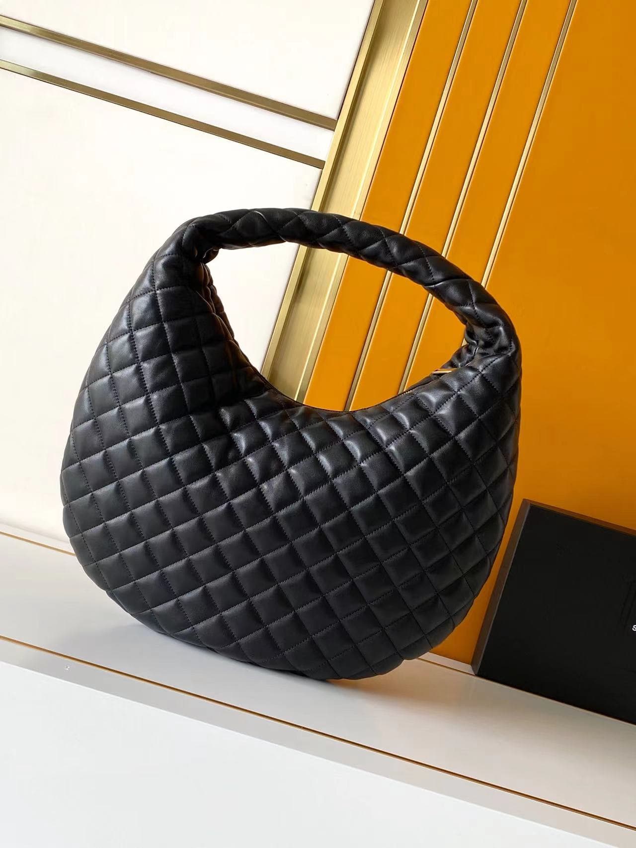 ICARE hobo in quilted nappa BLACK High