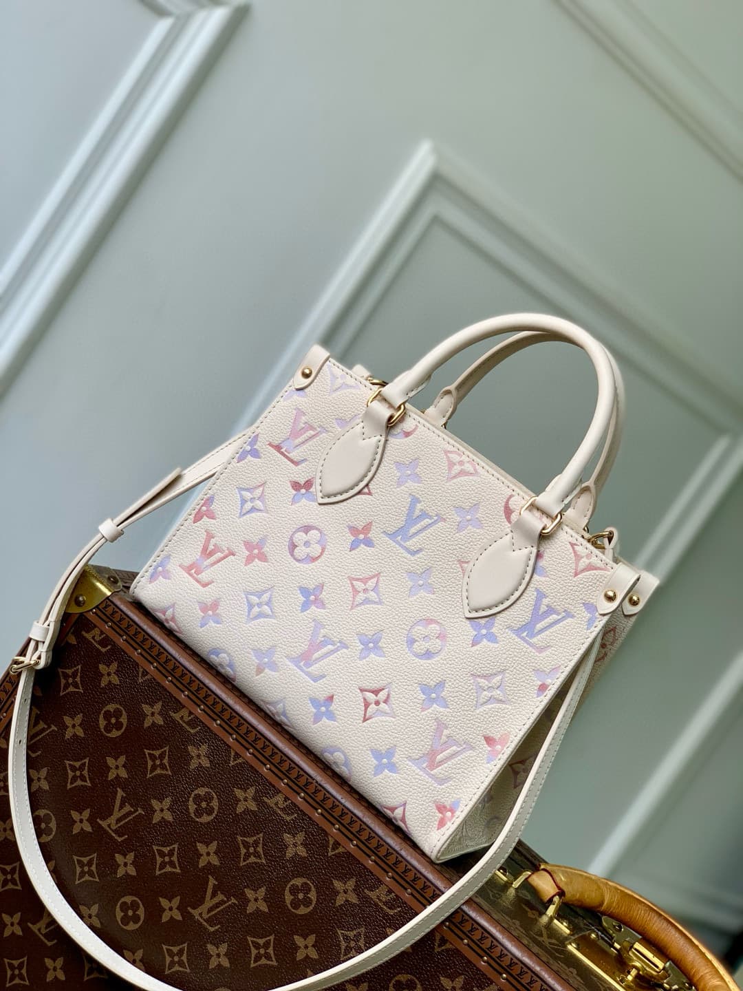 Louis Vuitton OnTheGo PM Embossed grained cowhide leather M25770 Dream Cream High