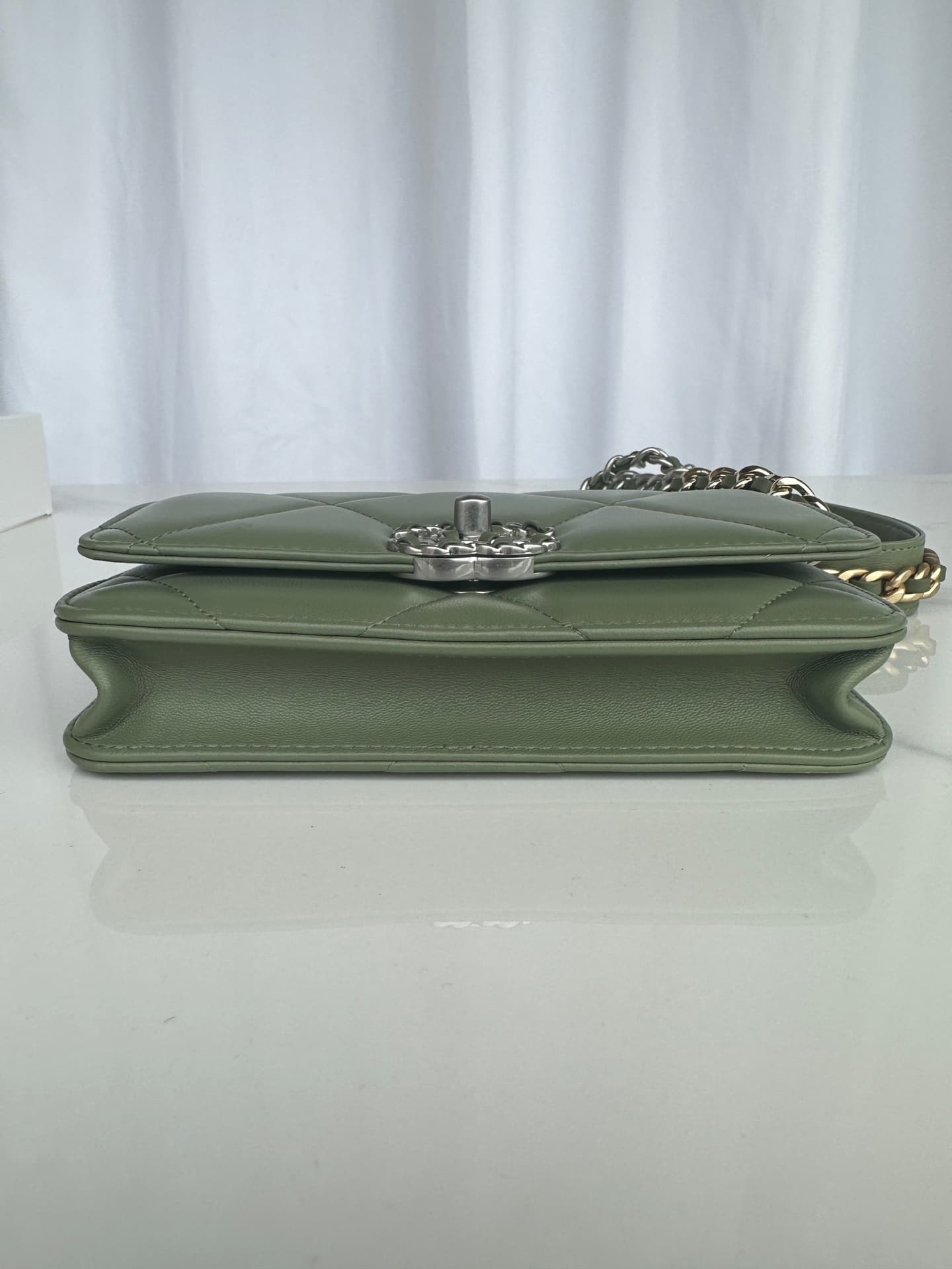Chanel Wallet on Chain Lambskin Leather & Silver-Tone Metal Green AP0957 A