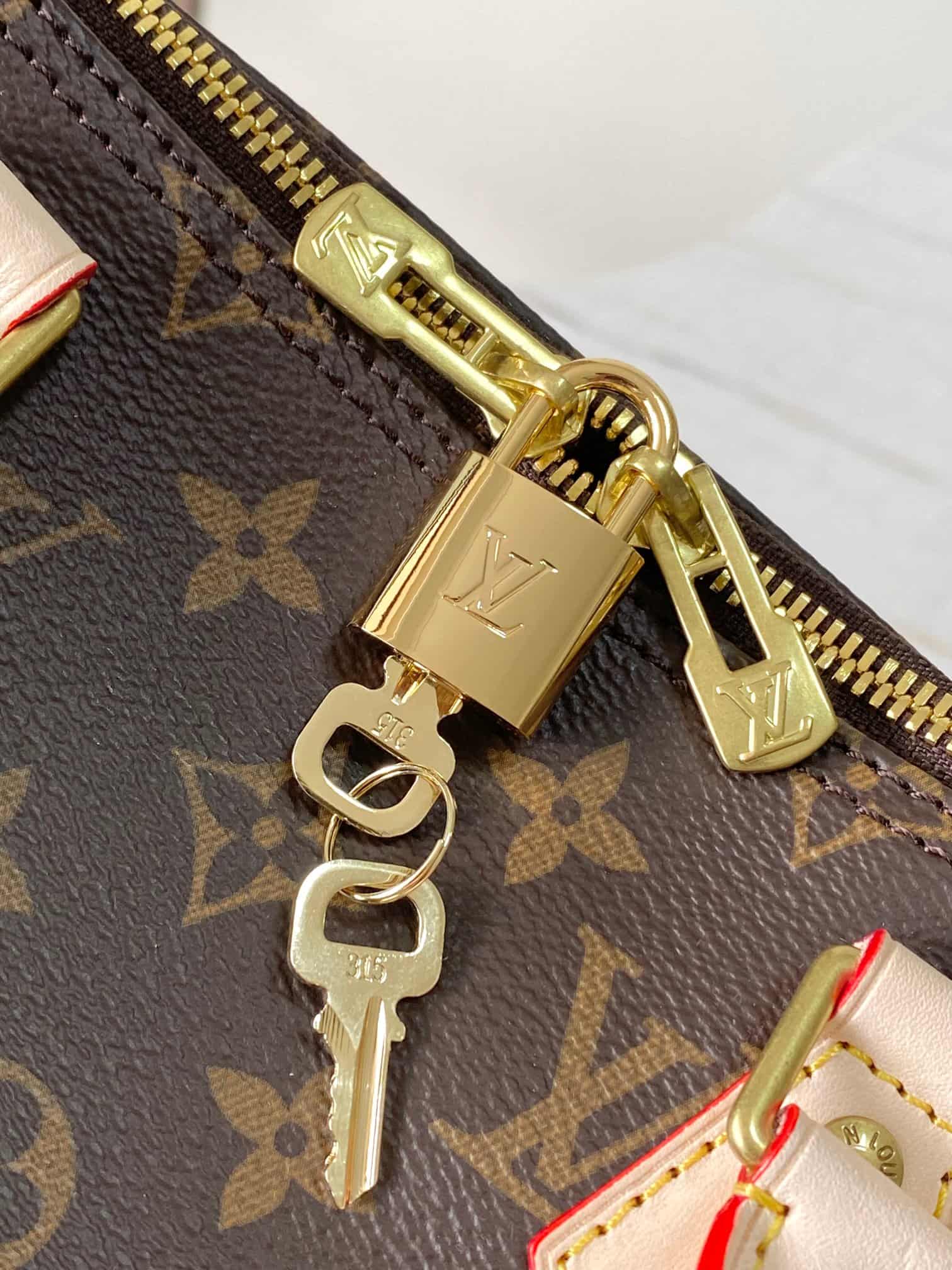 Louis Vuitton Speedy Bandoulière 35 Bag Monogram coated canvas M46981 High