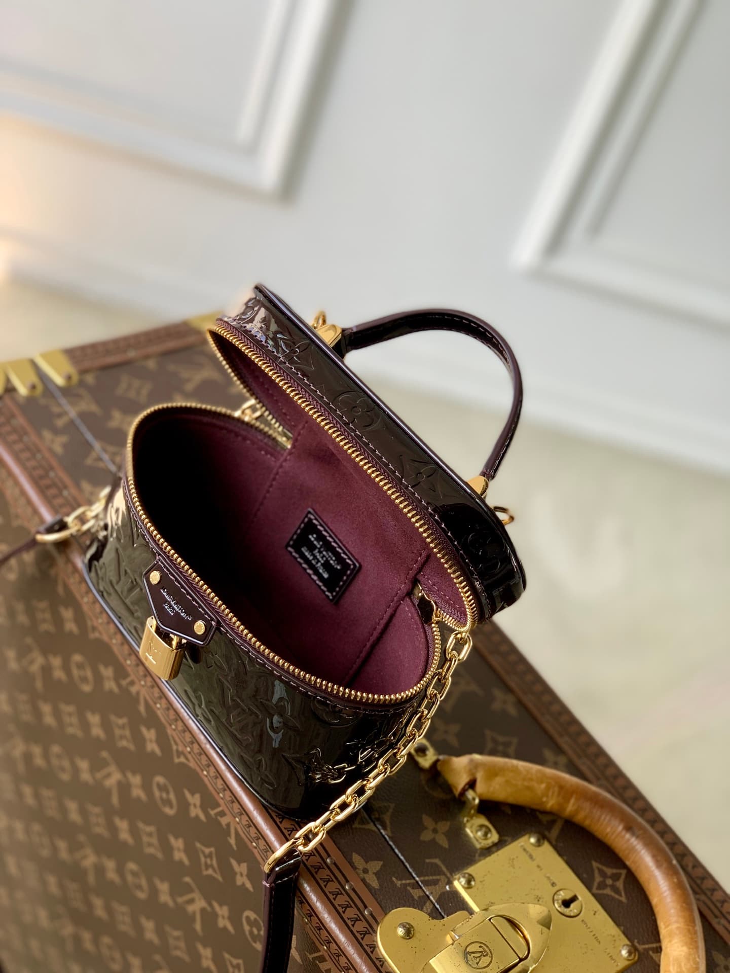 Louis Vuitton Vanity Chain Pouch Datewood Varnished cowhide leather M28334 High