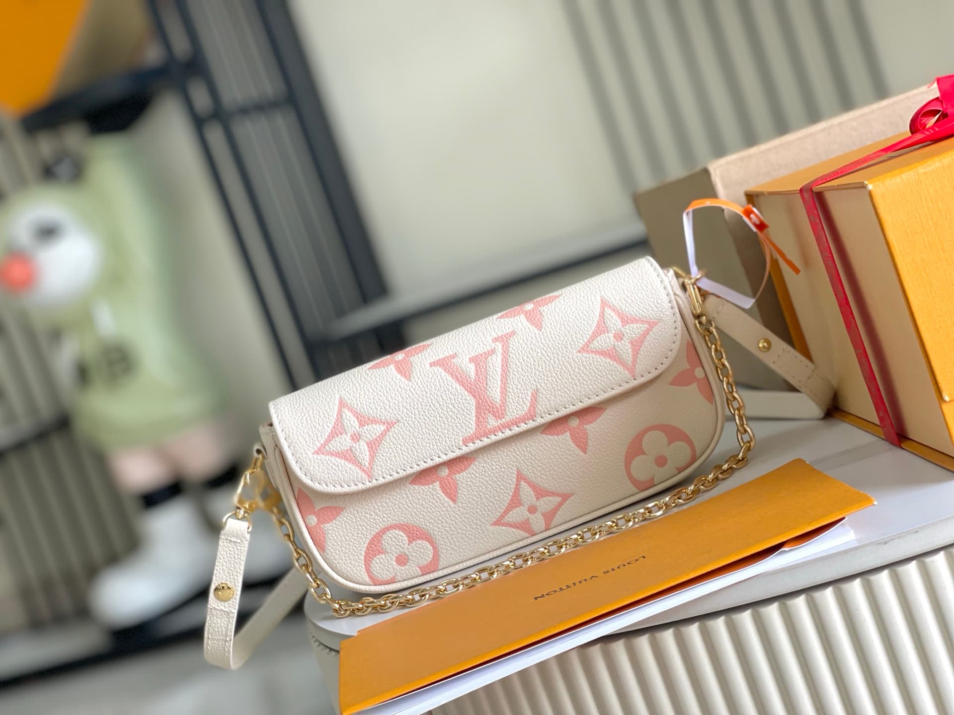 Louis Vuitton Wallet on Chain Ivy bag Bicolor Monogram Empreinte leather M83026 TOP