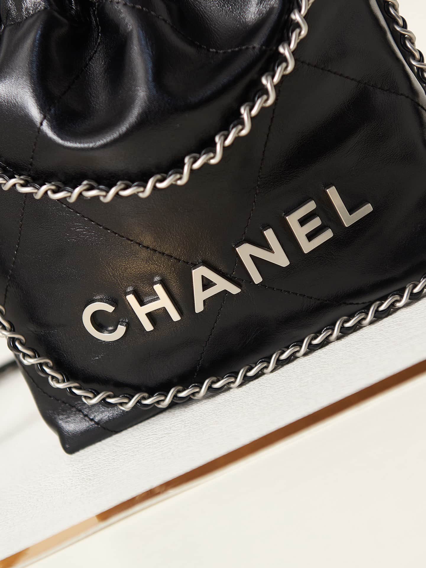 Chanel 22 MINI HANDBAG Shiny Calfskin Black & Silver-Tone Metal AS3980 A