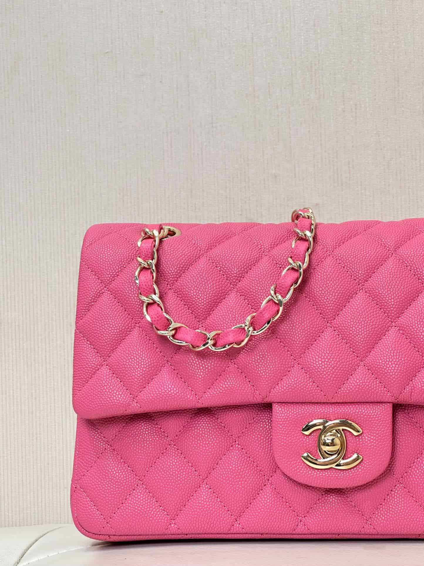 Chanel Medium CLASSIC HANDBAG Grained  Calfskin & Gold-Tone Metal Peach TOP