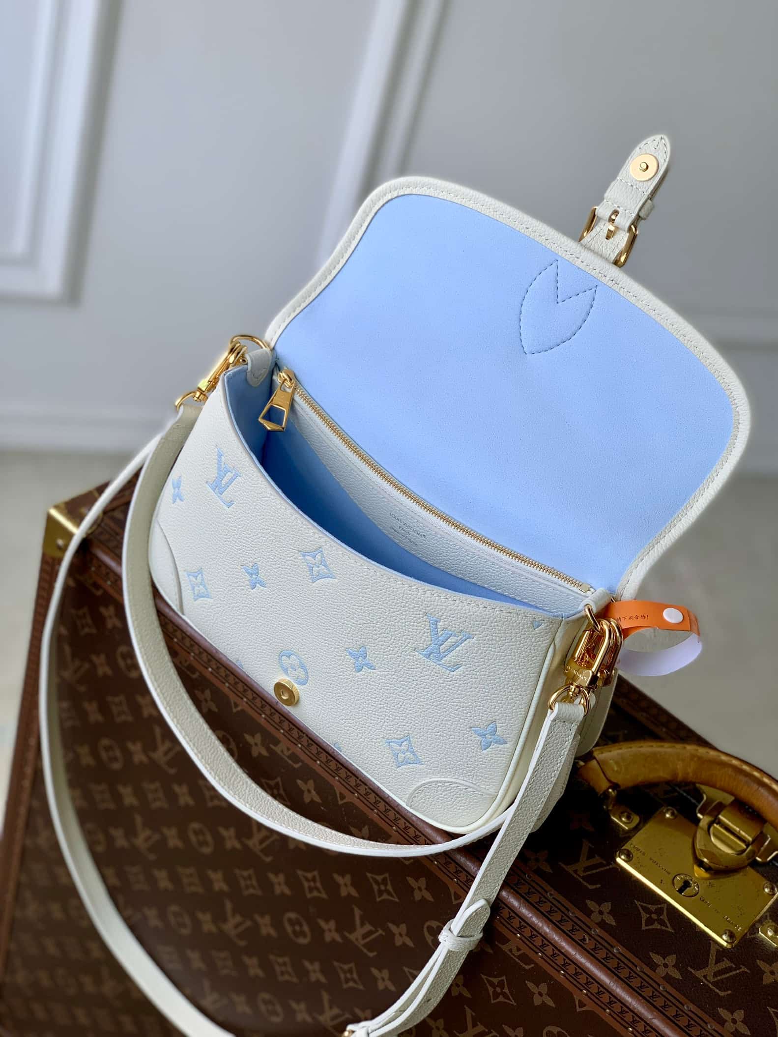 Louis Vuitton Diane Milky White/Blue Cowhide leather M28054 High