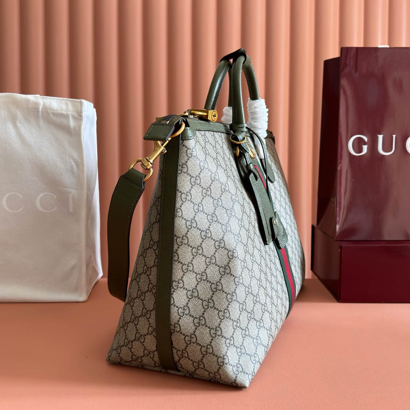 Gucci Savoy medium duffle bag beige and ebony GG Supreme canvas 834469 High
