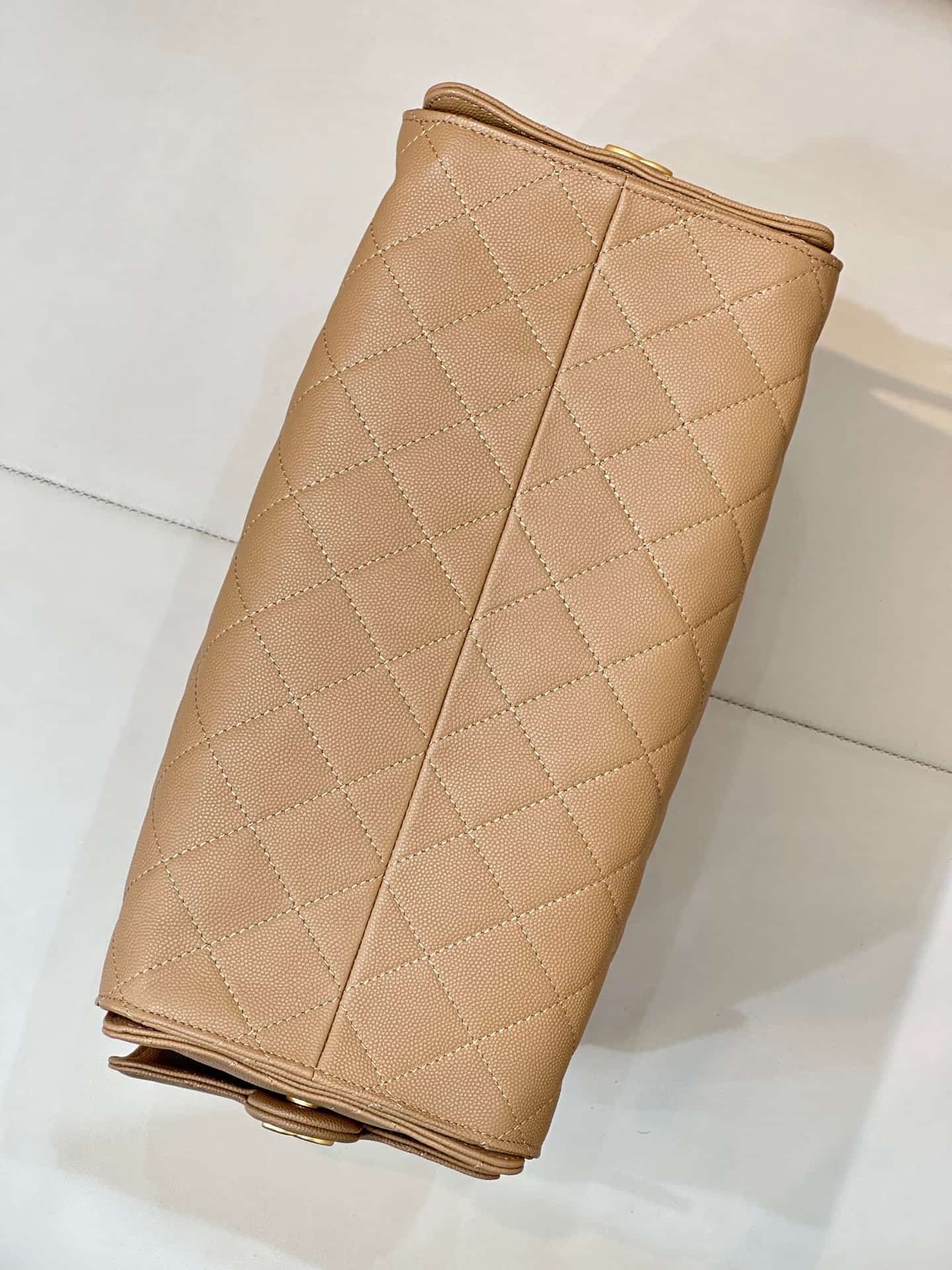 Chanel 25 Medium Hobo handbag AS5311 Grained Calfskin & Gold-tone Metal Camel TOP