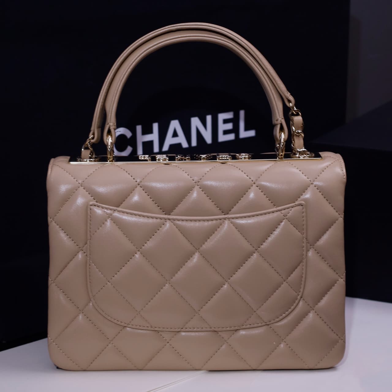 SMALL FLAP BAG WITH TOP HANDLE Lambskin Gold Metal Beige A