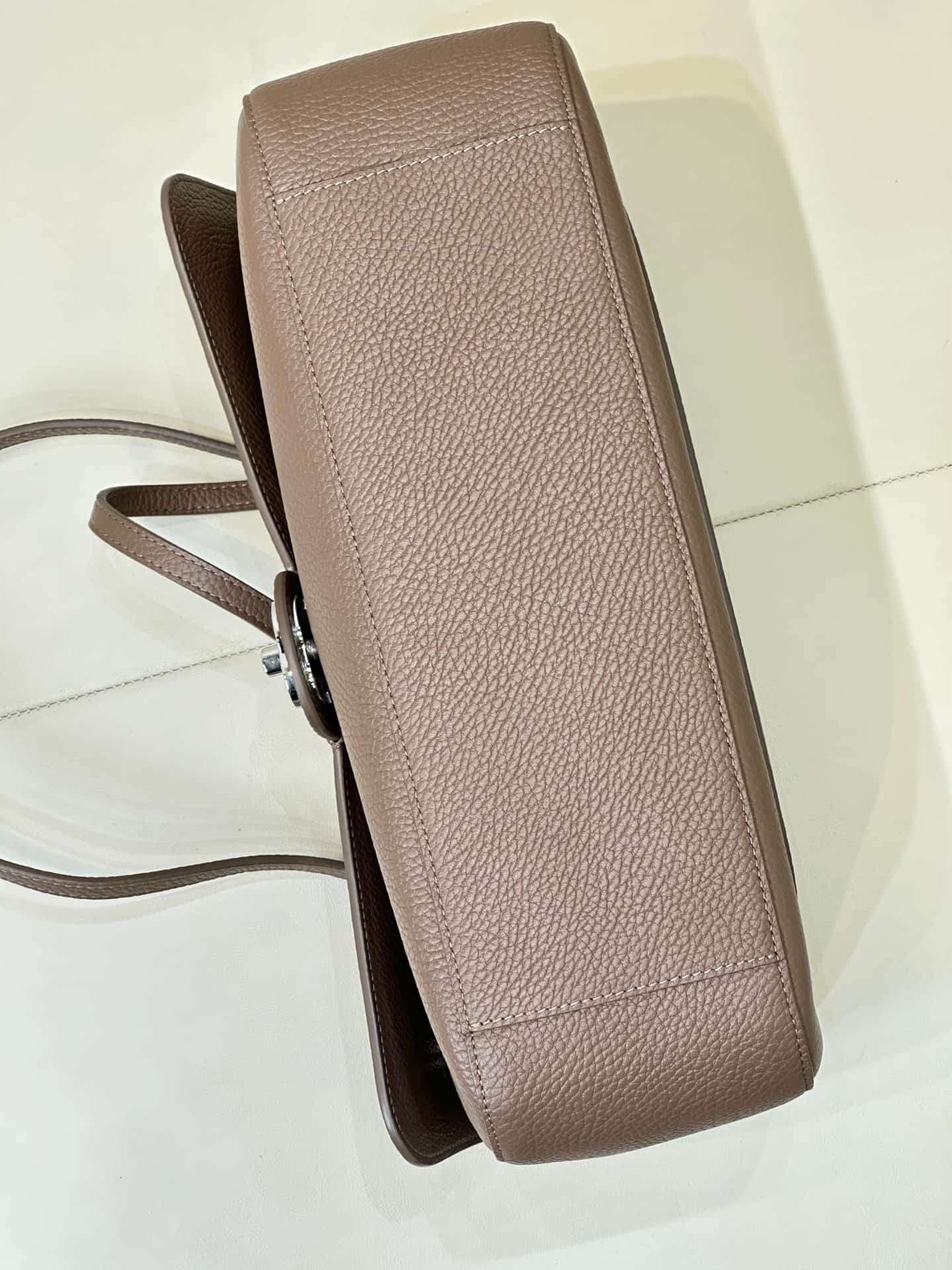 Chanel Maxi Flapbag Grained Calfskin & Silver Metal Light Brown AS6231 TOP