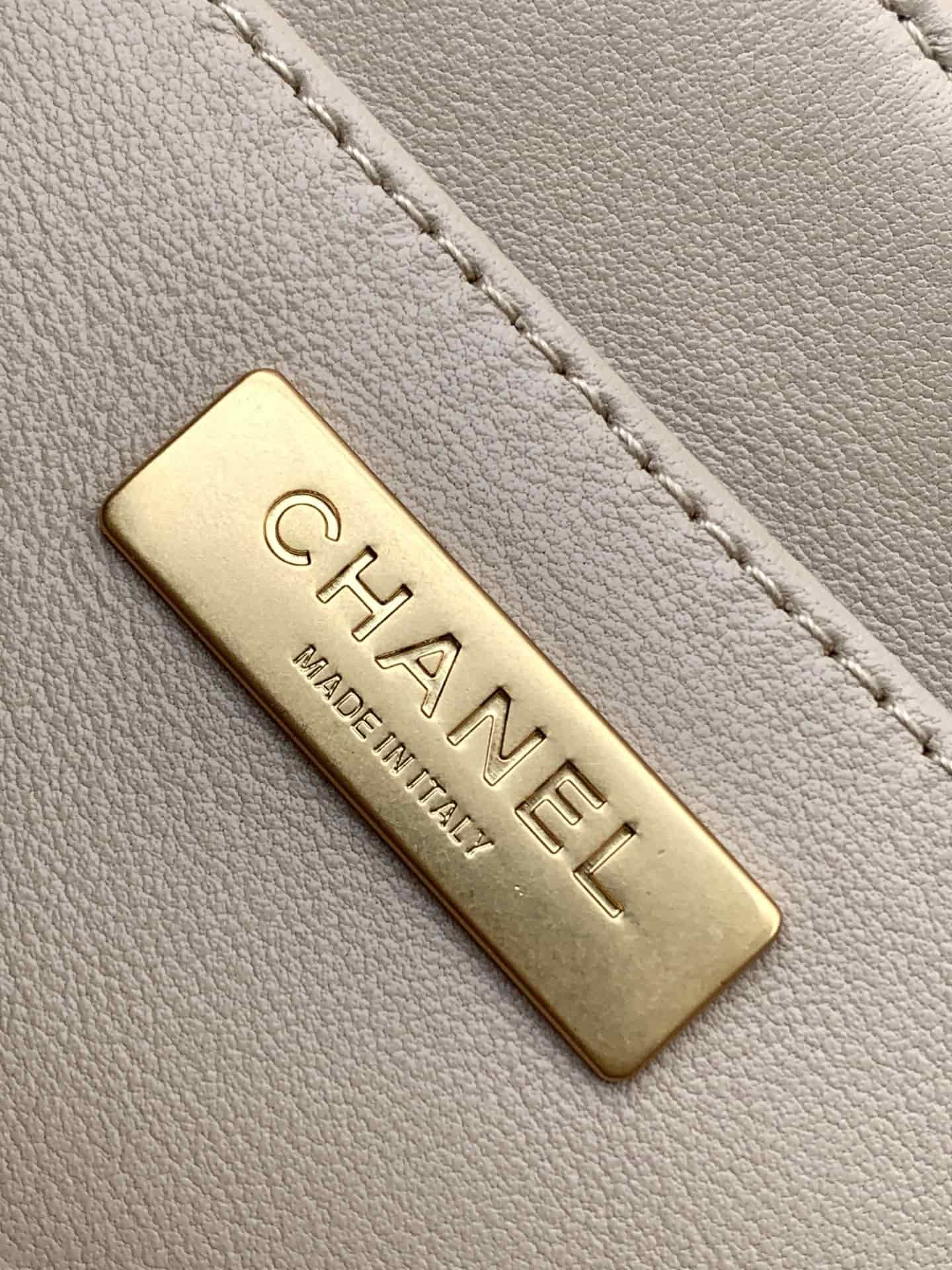 FLAP BAG WITH TOP HANDLE Lambskin Gold-Metal AS5356 Beige A