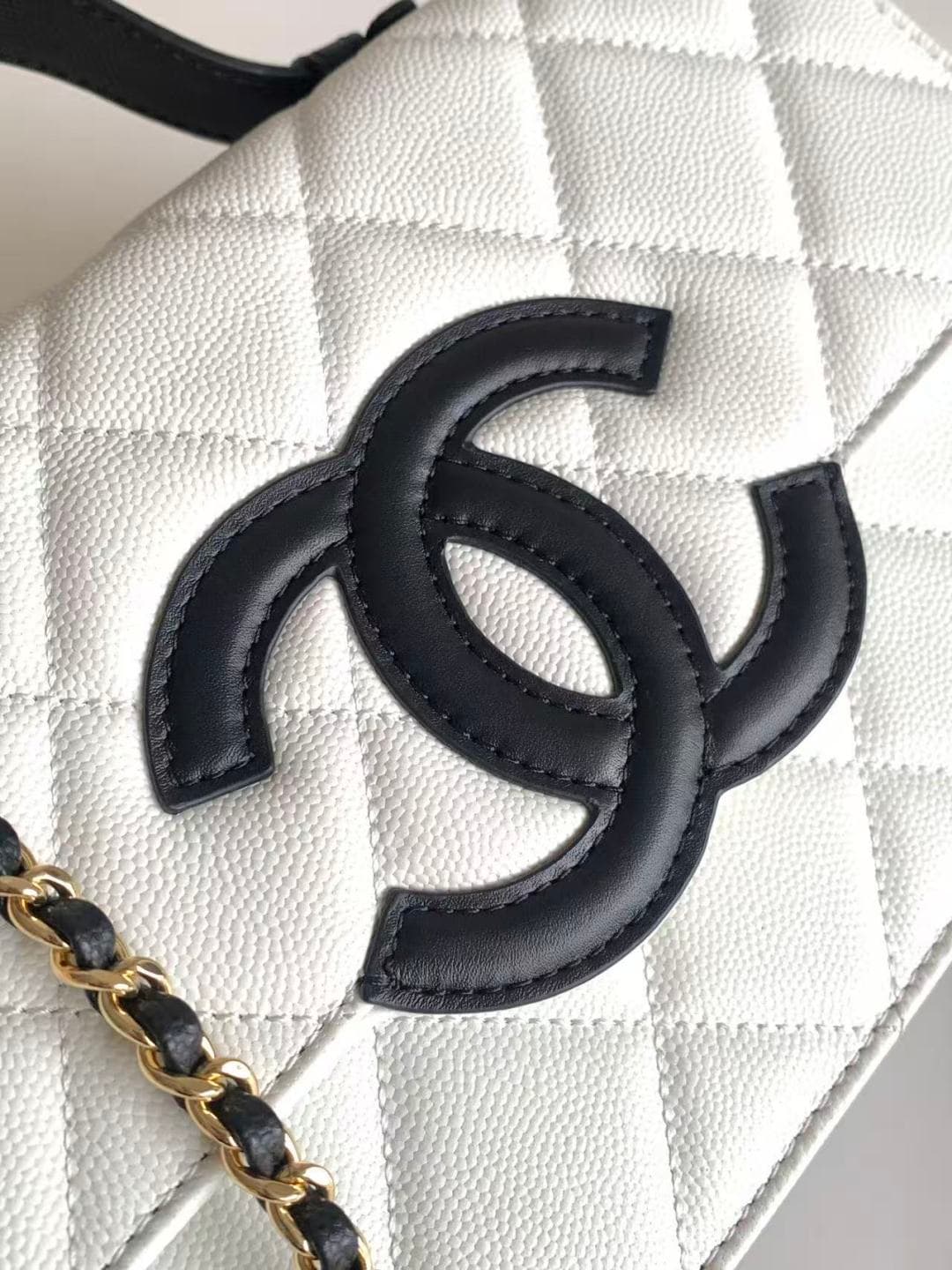 Chanel Wallet on chain Grained Calfskin & Gold-Tone Metal White AS6554 A
