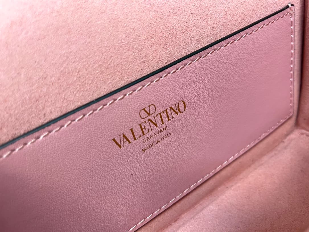 Valentino Garavani Locò Small Shoulder Bag in Pink High