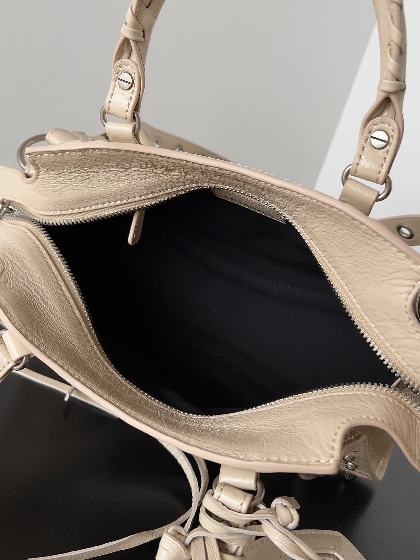 Balenciaga Small Neo Cagole City bag in beige lambskin leather High