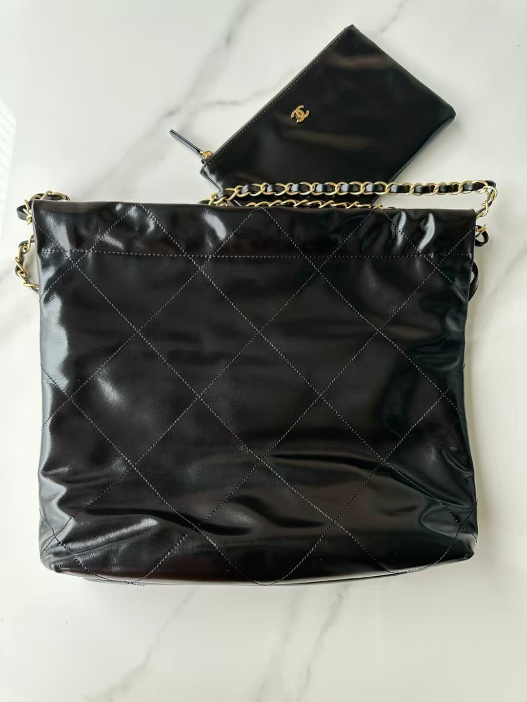 Chanel 22 Small HANDBAG Shiny Calfskin & Gold-Tone Metal AS3260 Black High